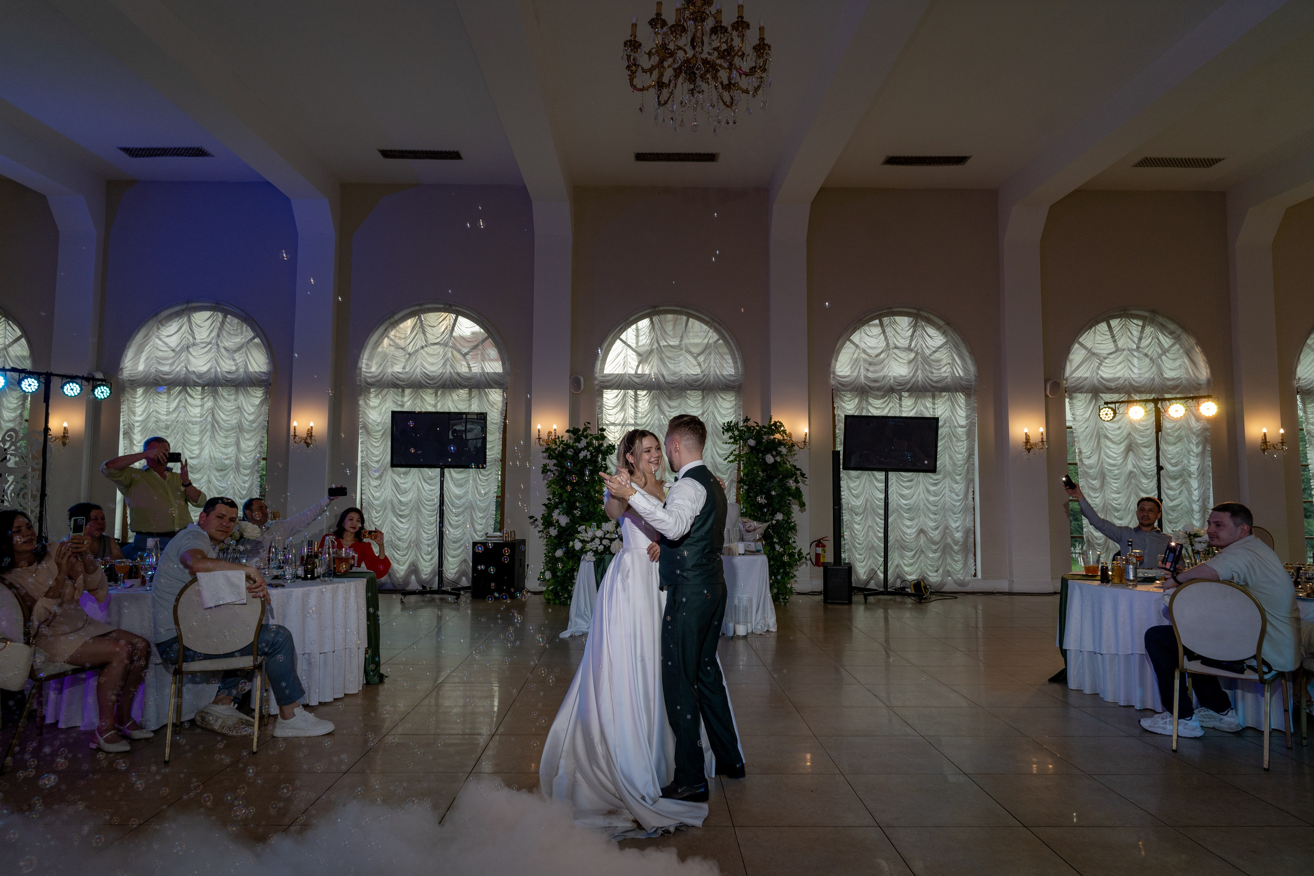 Свадебная фотосессия в отеле Хилтон. Свадебный фотограф Александр Невский в Санкт-Петербурге