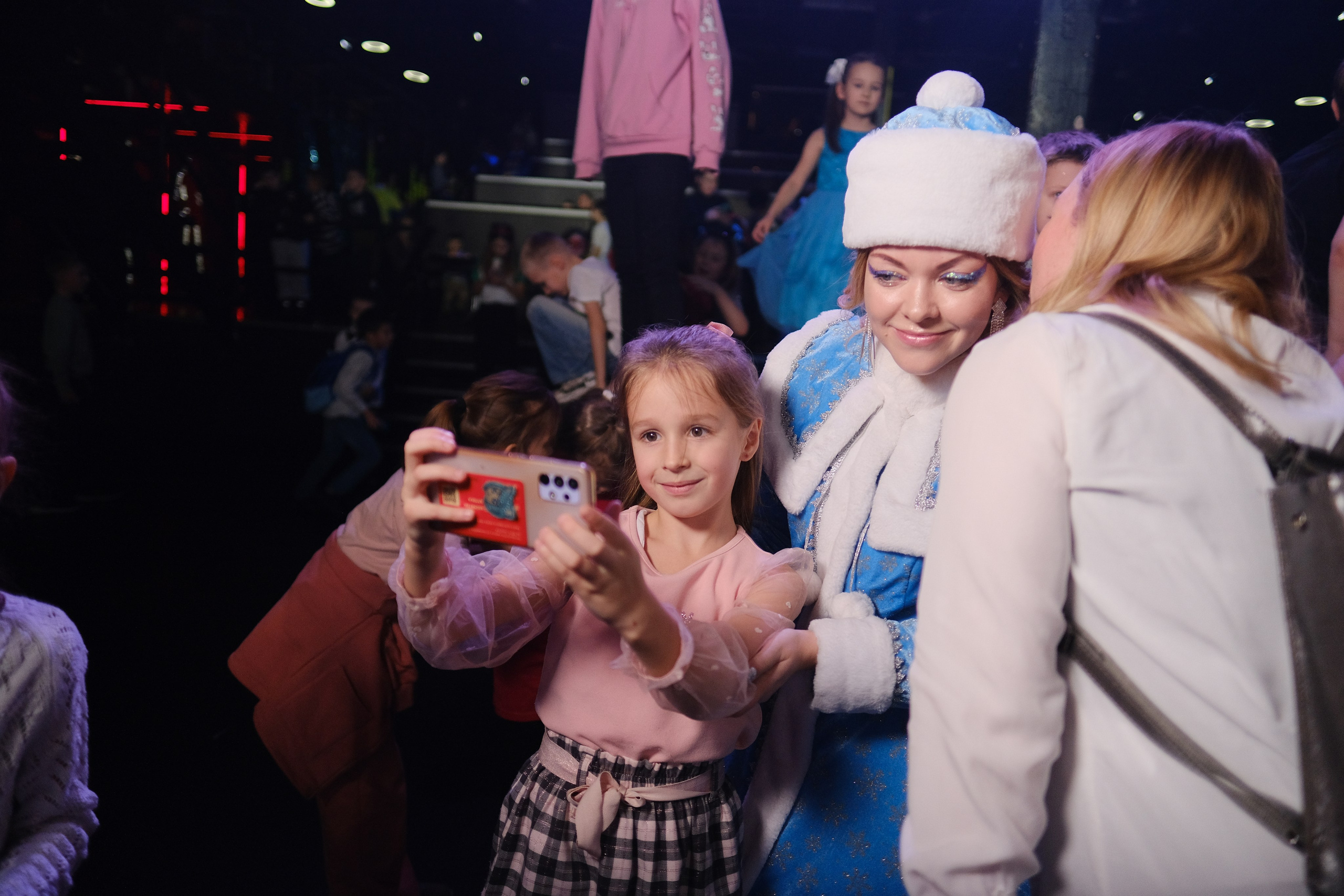 ЁлкаФест в М33 27 декабря 2023 года. Свадебный и репортажной фотограф Денис Ожигин в Краснодаре и Краснодарском крае