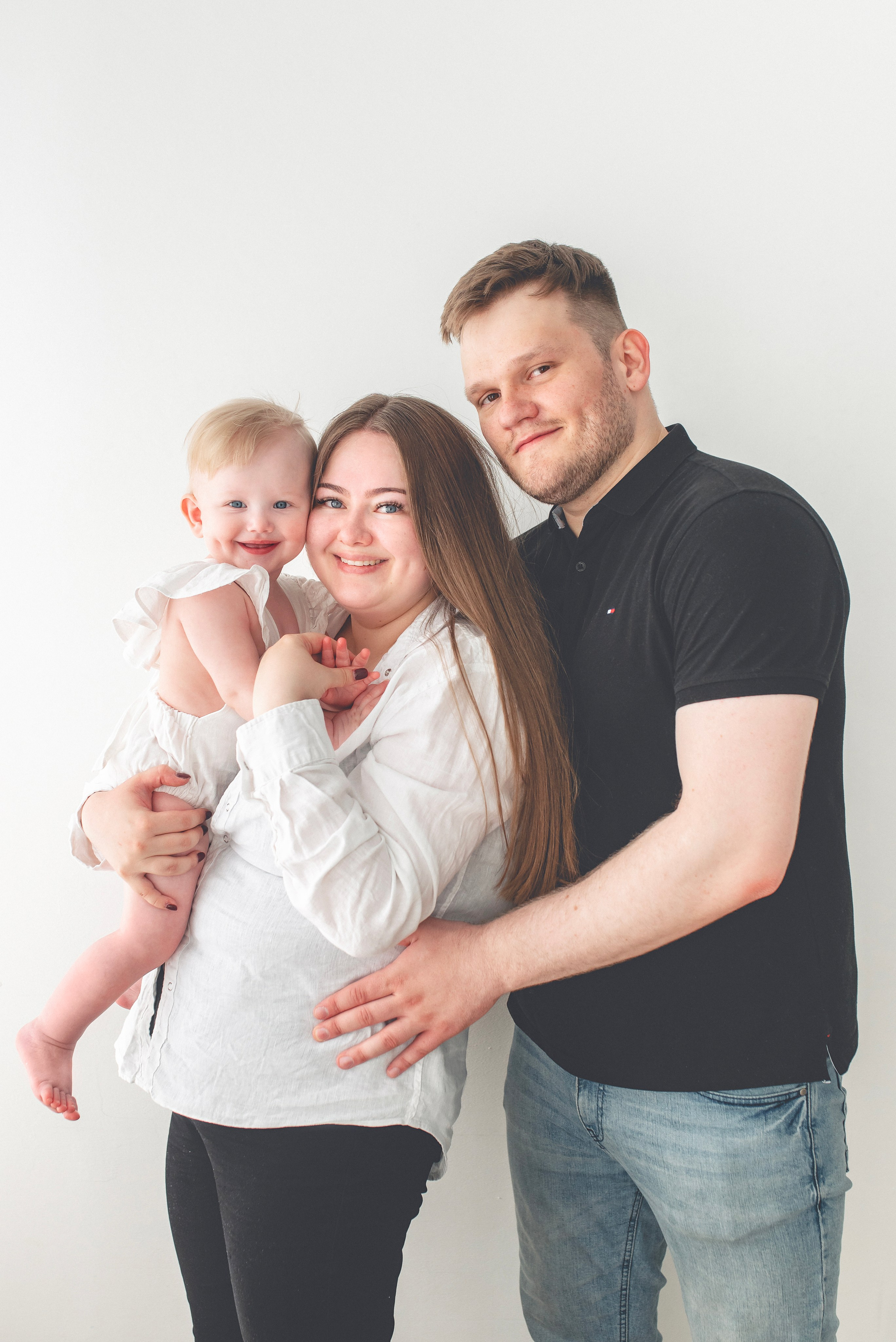 Семейная фотосессия на годик. Семейный и детский фотограф в Самара Егорова Ирина