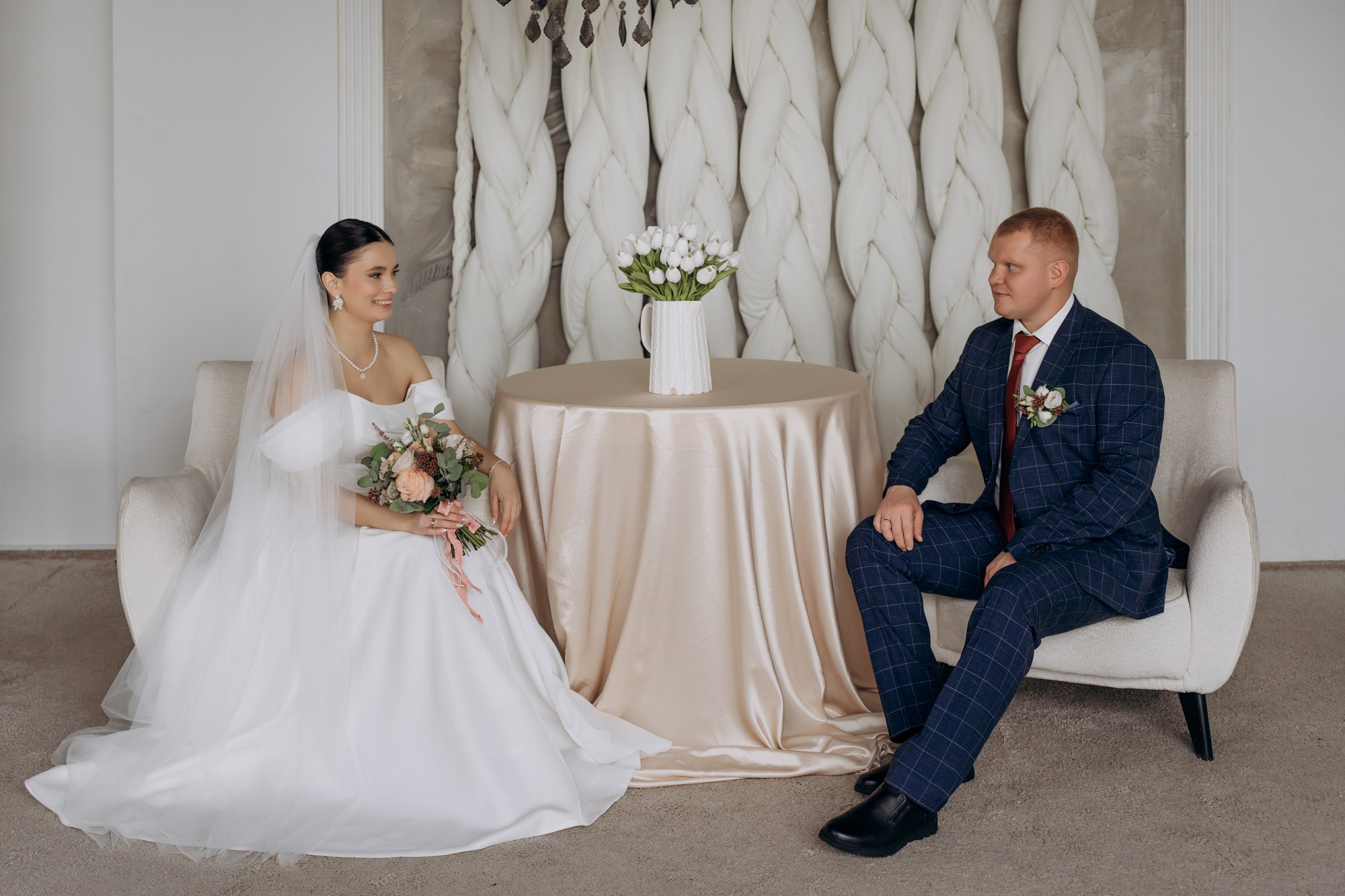 Свадебная фотосессия в студии. Свадебный и репортажный фотограф в Ярославле Евгений Сальников