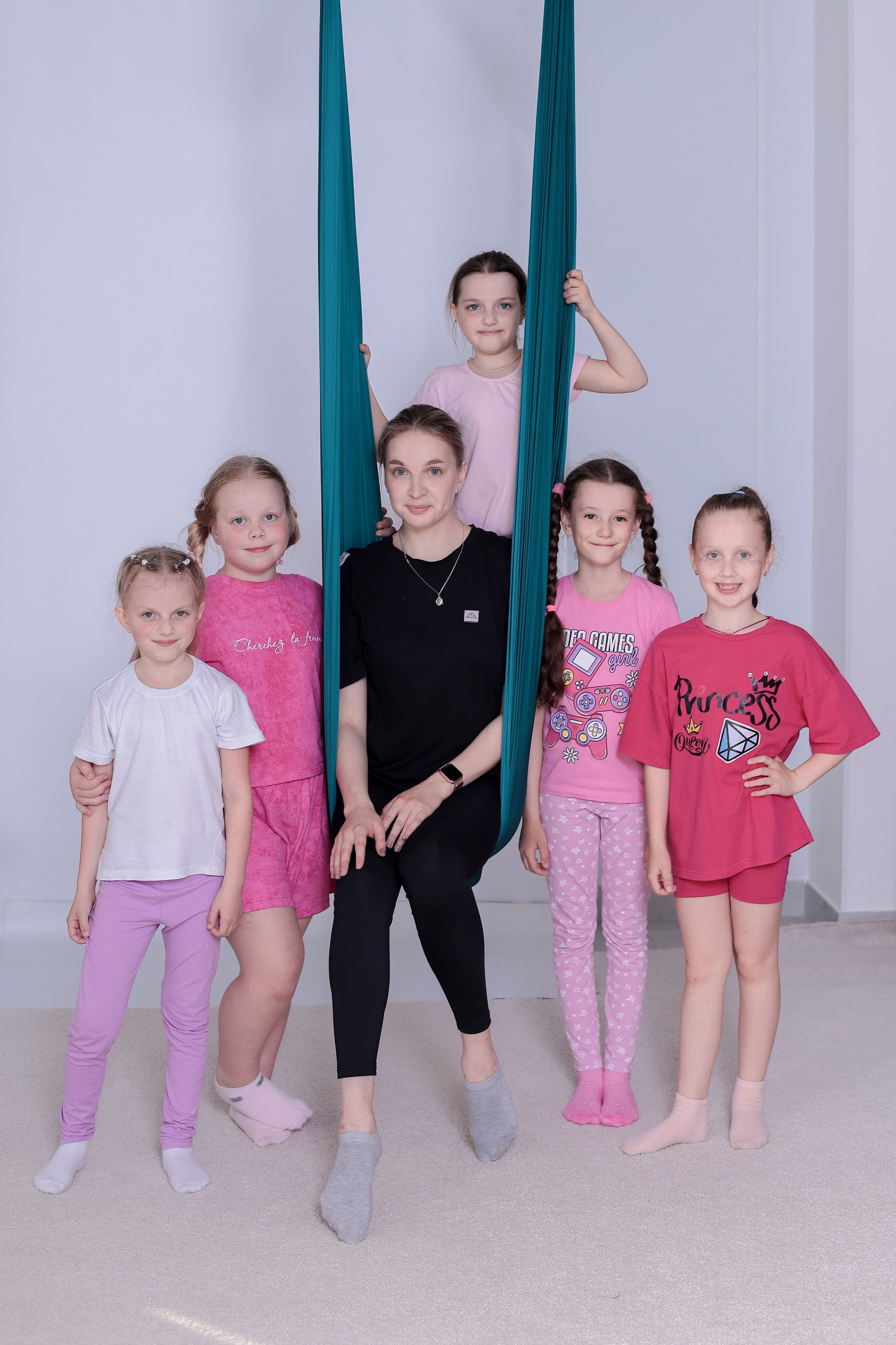 Детская аэройога. Фотограф Надршина Лилия