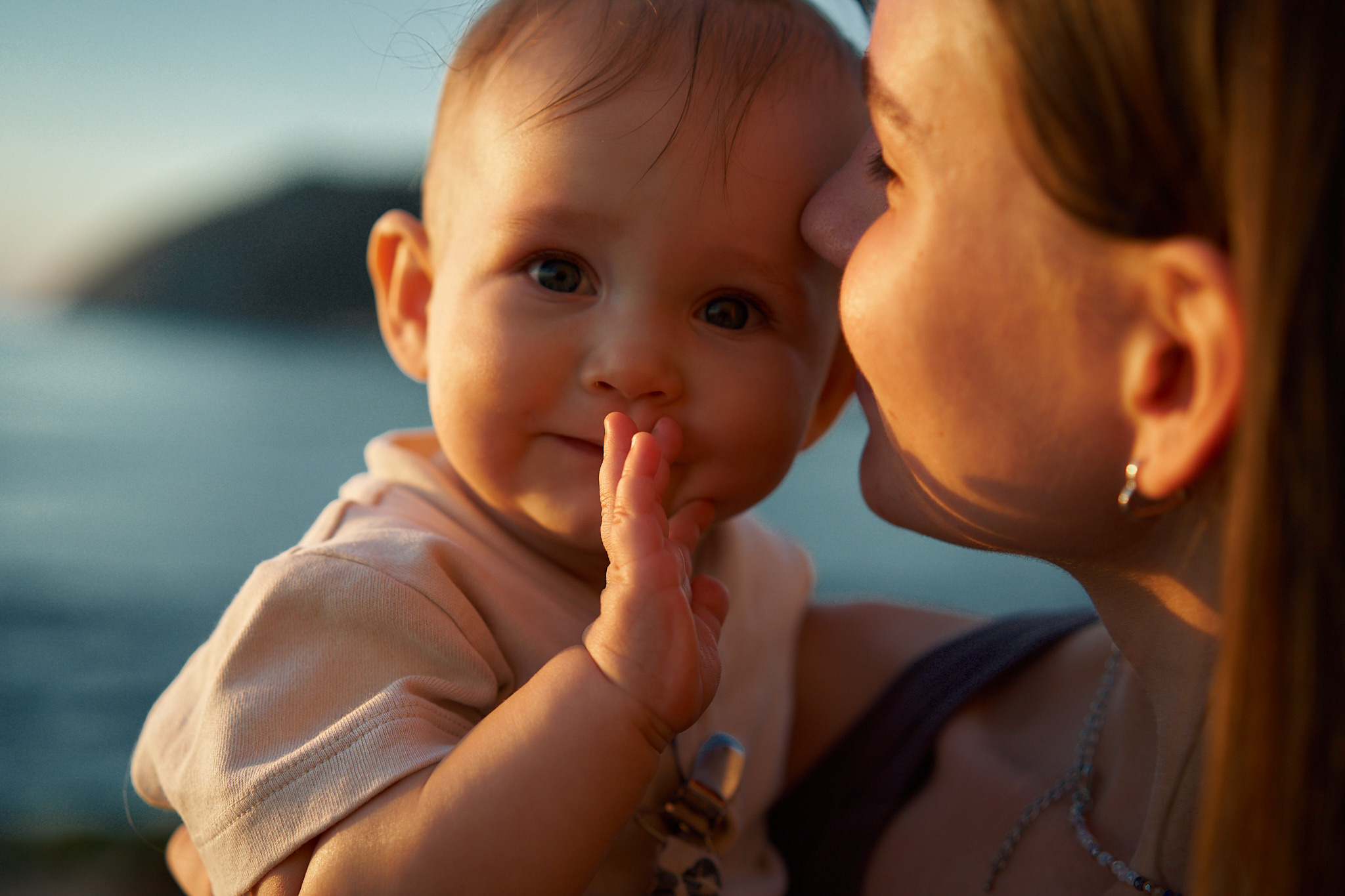 Богдан, Аня и Сати: закат на берегу моря. Фотограф в Анапе Надежда Соловьёва