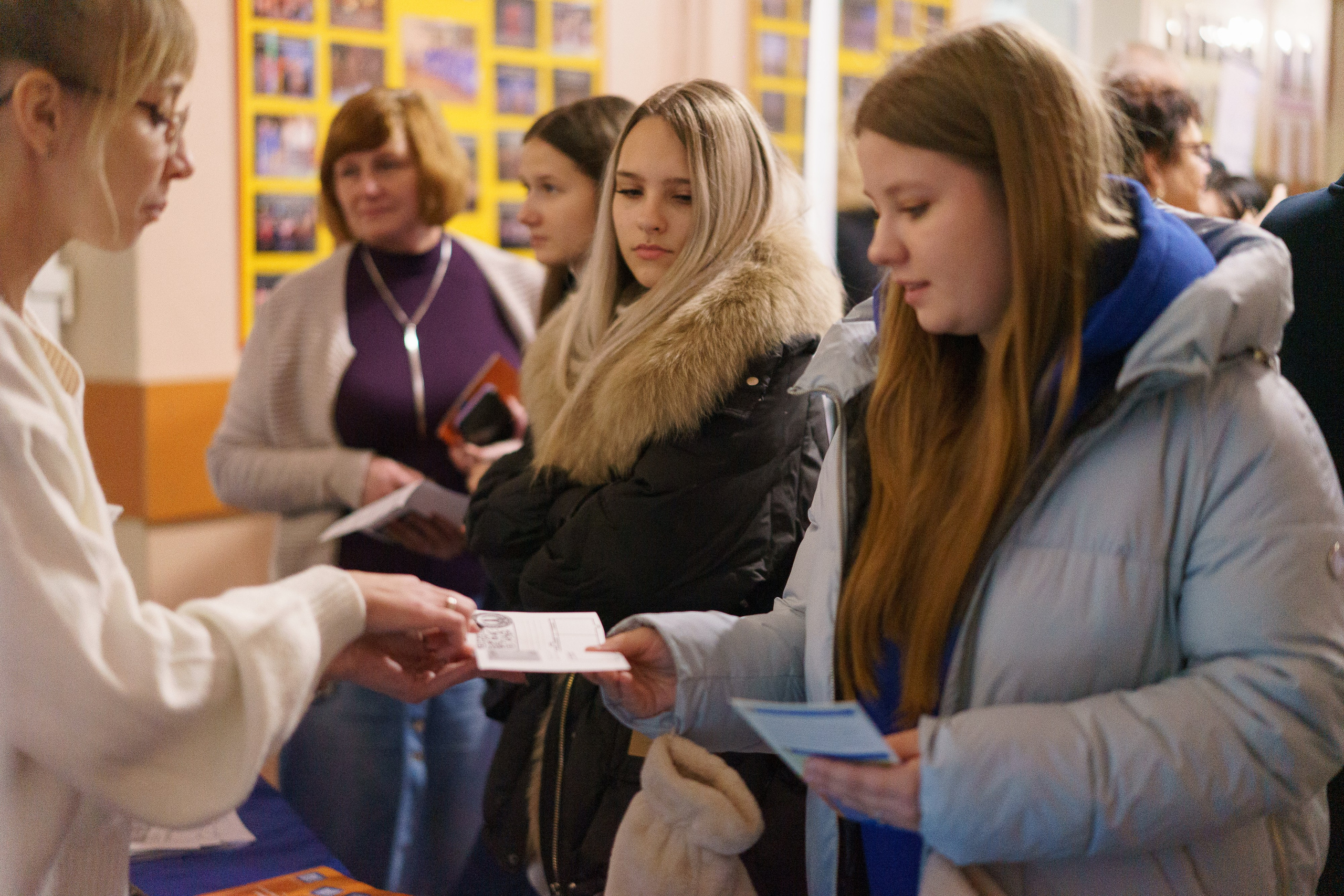 Межотраслевая выставка учебных заведений, Сафоново. Фотограф и видеограф Смоленск | Студия Цезарь