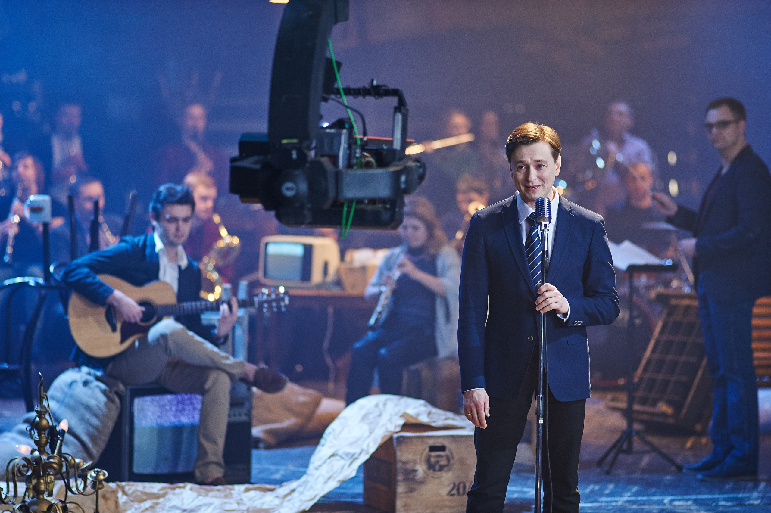 BACKSTAGE. Www.apowerstudio.com