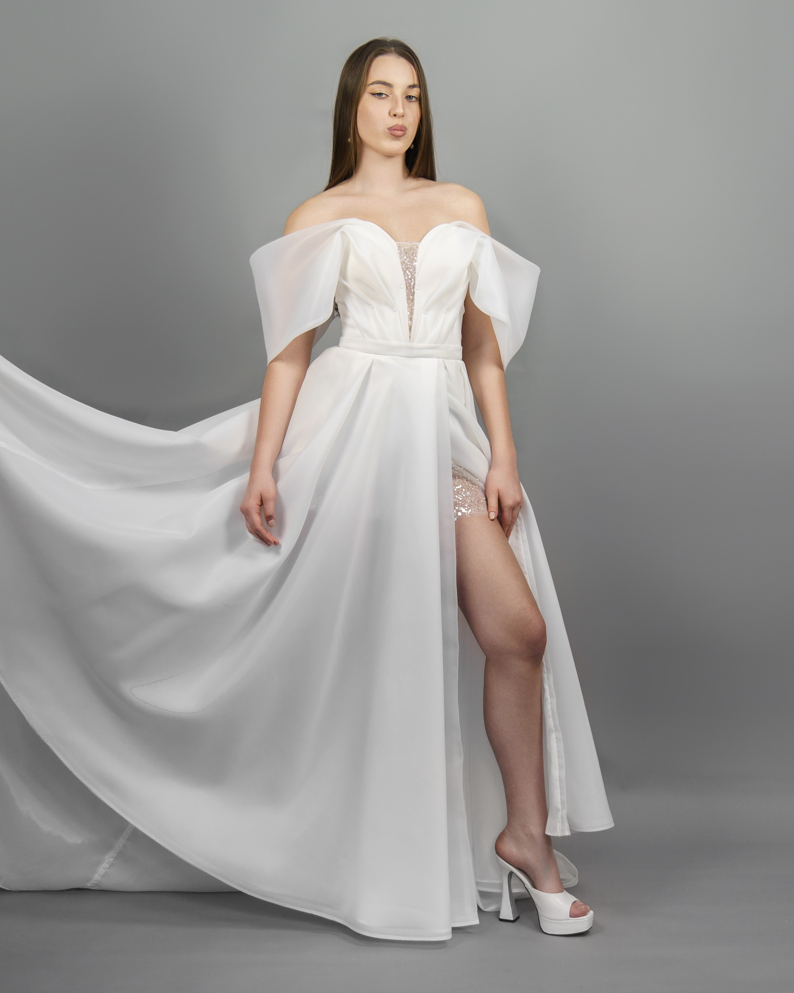 Свадебный салон " Моя свадьба ". Свадебный фотограф в Москве Кристина Чехова