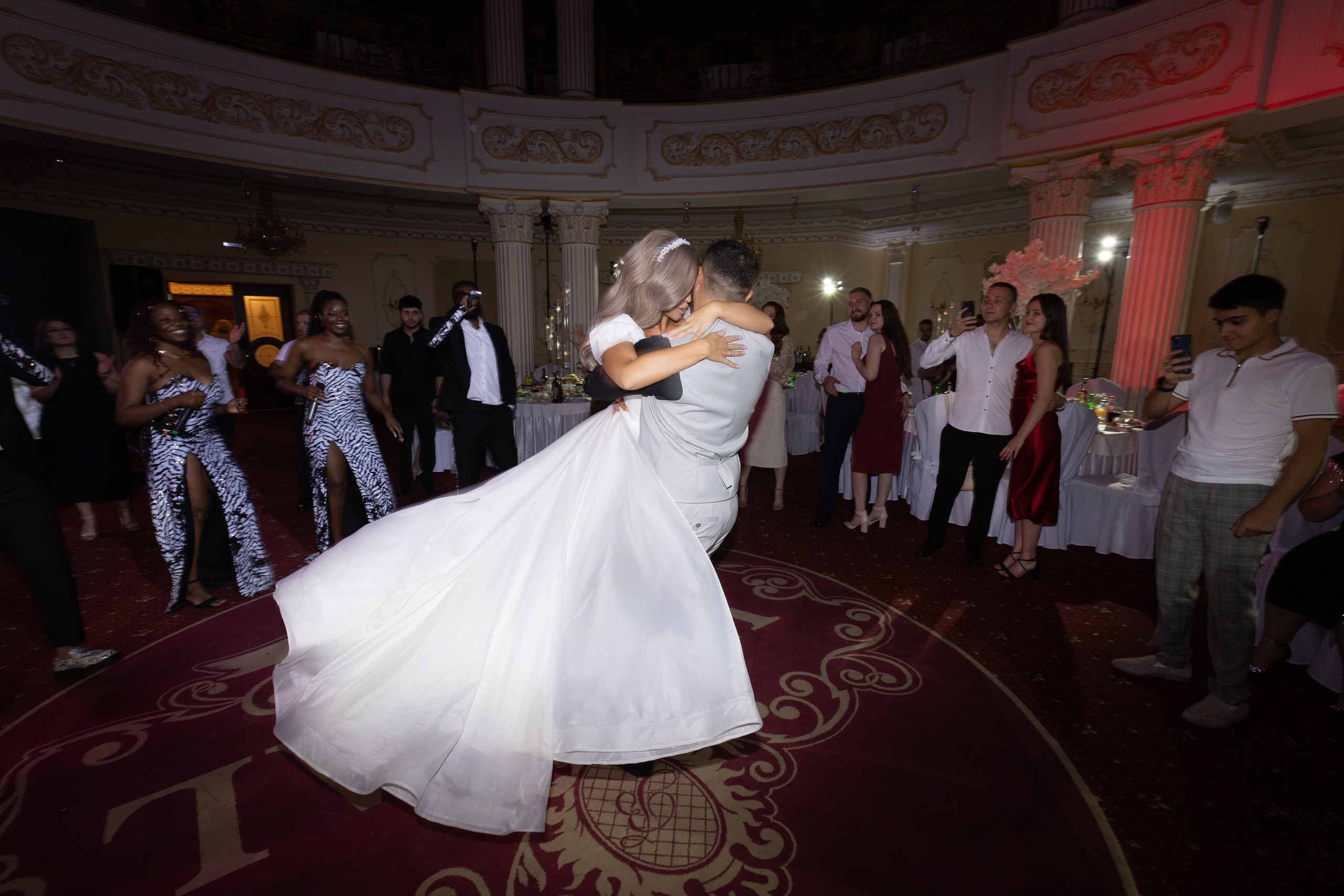 Свадебный фотограф Уфа — Руслан ГабдлисламовЖивые эмоции, красивые кадры, воспоминания на всю жизнь.Работаю по всей Республике Башкортоста. Свадебный фотограф Уфа Руслан Габдлисламов