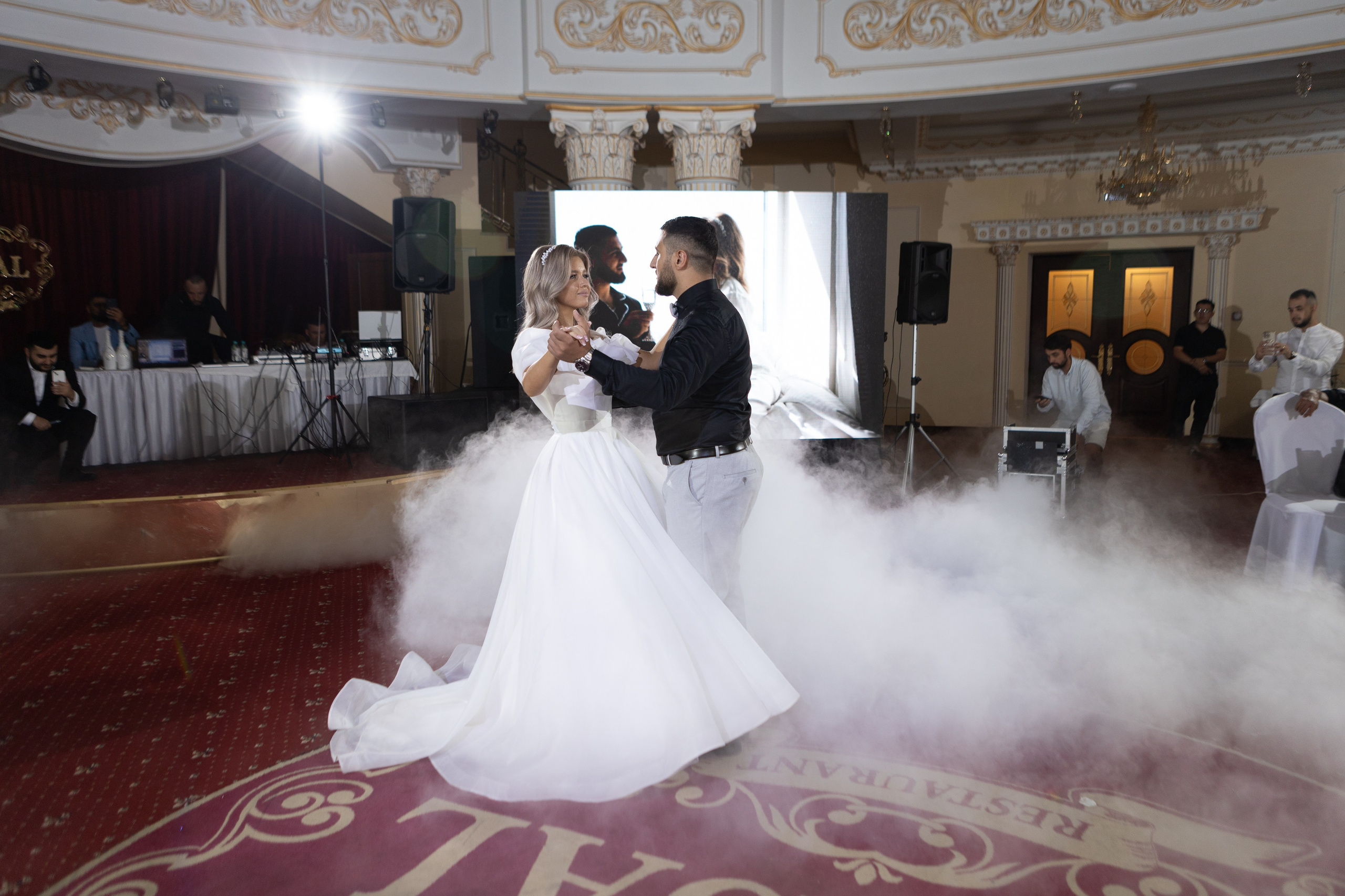 Свадебный фотограф Уфа — Руслан ГабдлисламовЖивые эмоции, красивые кадры, воспоминания на всю жизнь.Работаю по всей Республике Башкортоста. Свадебный фотограф Уфа Руслан Габдлисламов