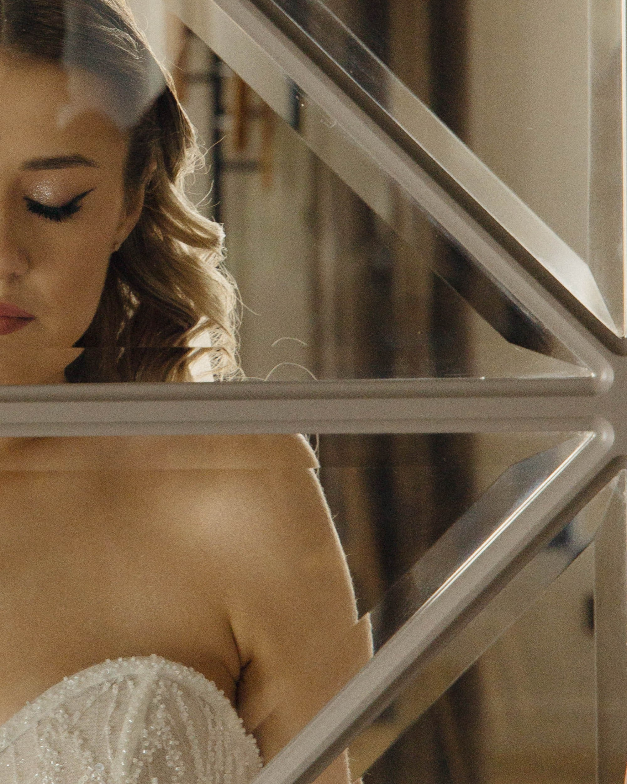 В отражениях друг друга. Свадебный фотограф Семен Матвин