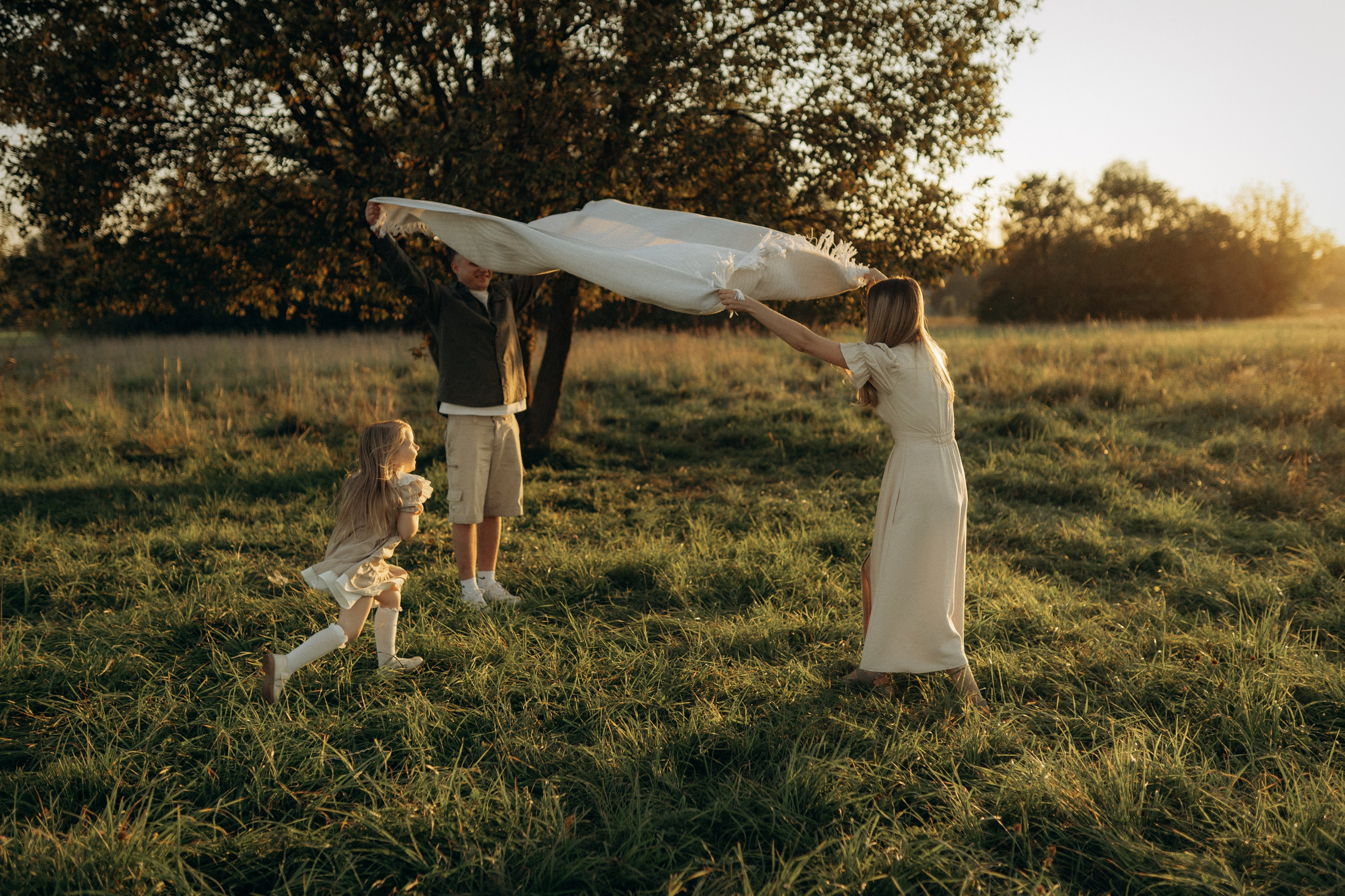Летний вечер в поле. Семейный lifestyle фотограф в Москве Рената Рафикова