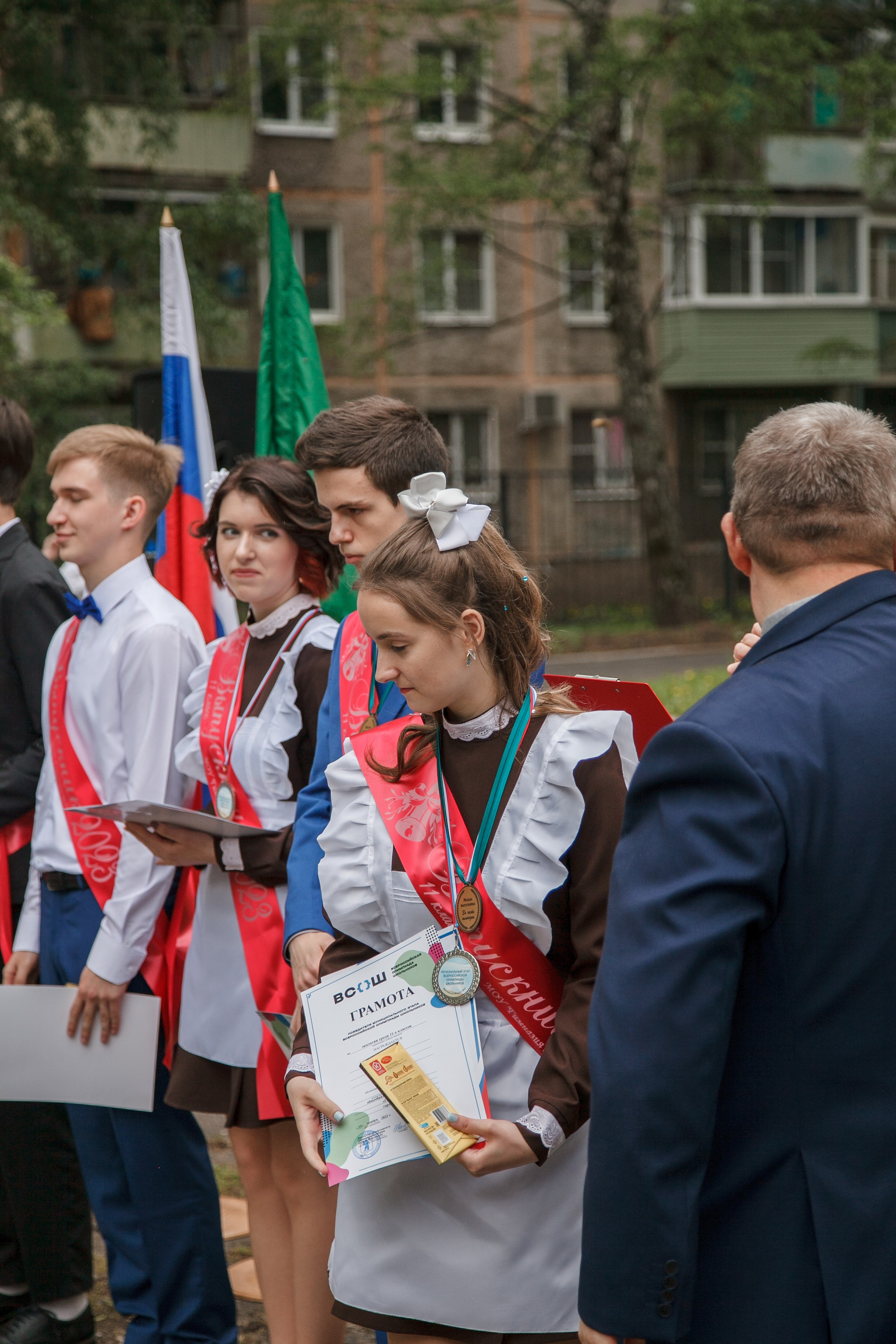 Последний звонок. Ирина Коновалова школьный фотограф. Выпускные альбомы Ярославль