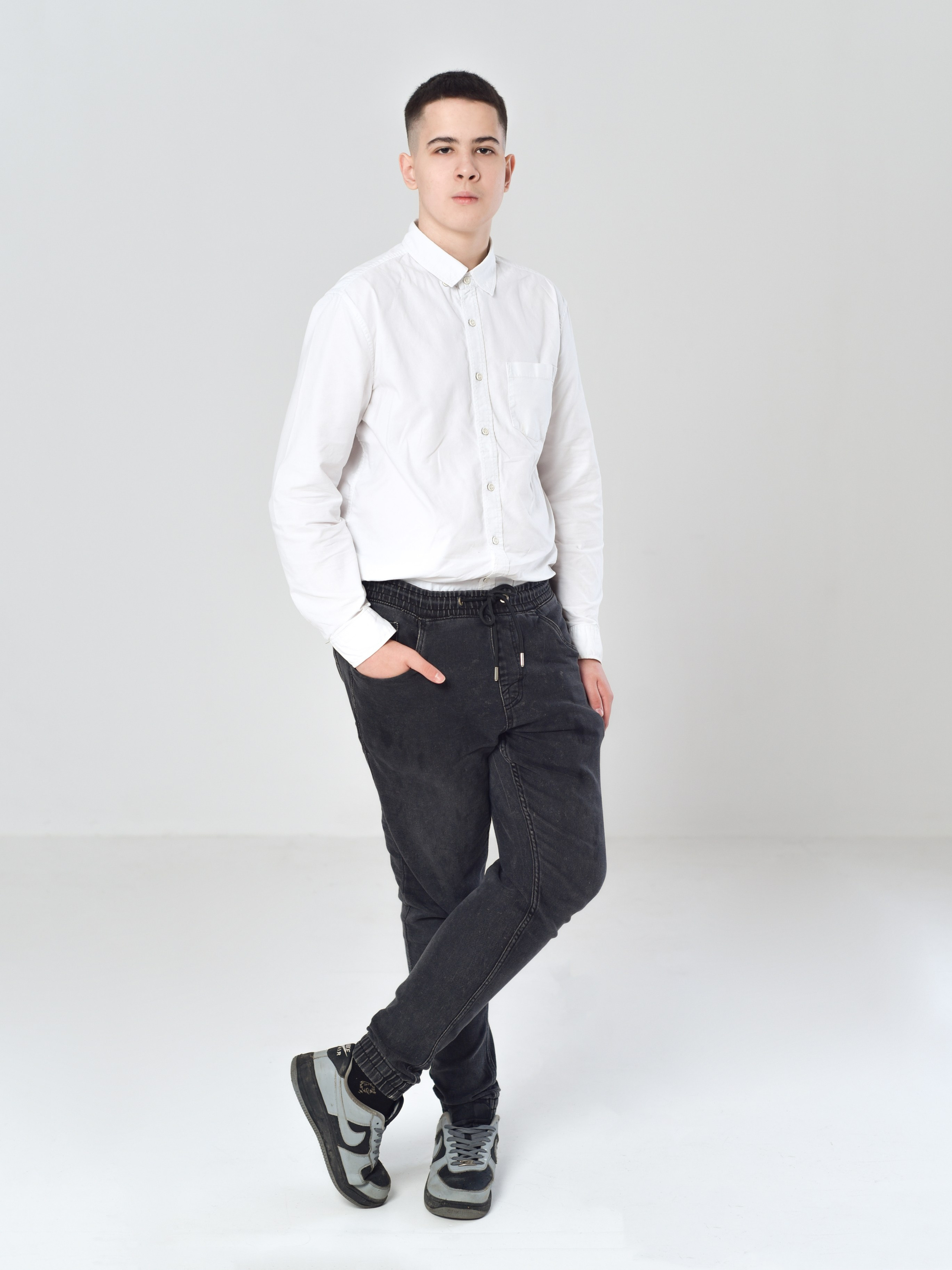 Альбом на окончание школы 9 и 11 класс «Взрывной». Выпускные альбомы в Тюмени для школ, садов, вузов спортивных секций