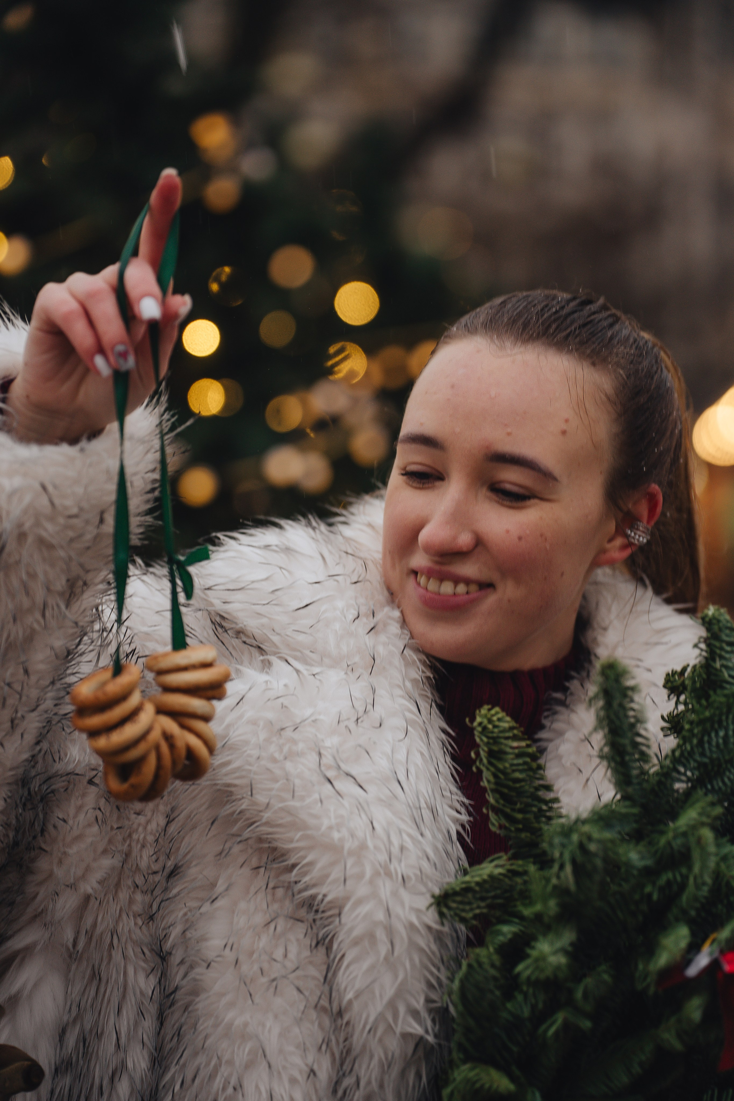 ПРОГУЛКА НА МАНЕЖНОЙ ПЛОЩАДИ ДЛЯ ДЕВУШКИ ПЕРЕД НОВЫМ ГОДОМ (НОВОГОДНЯЯ ФОТОСЕССИИЯ НА МАНЕЖНОЙ ПЛОЩАДИ). Профессиональный фотограф, Санкт-Петербург — Виктория Богомолова