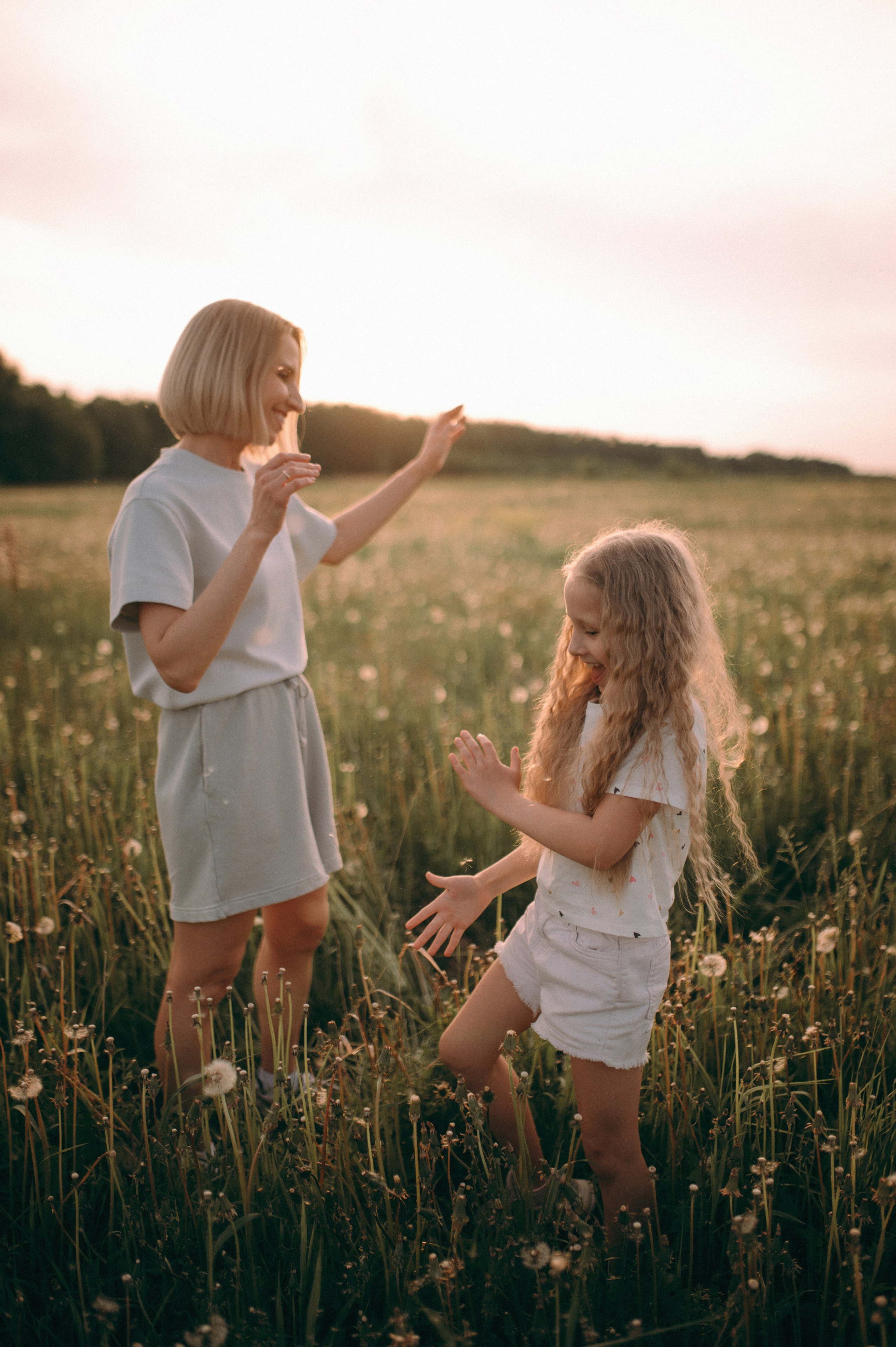 Валя и Лена. Фотограф, г. Лесной Свердловской области