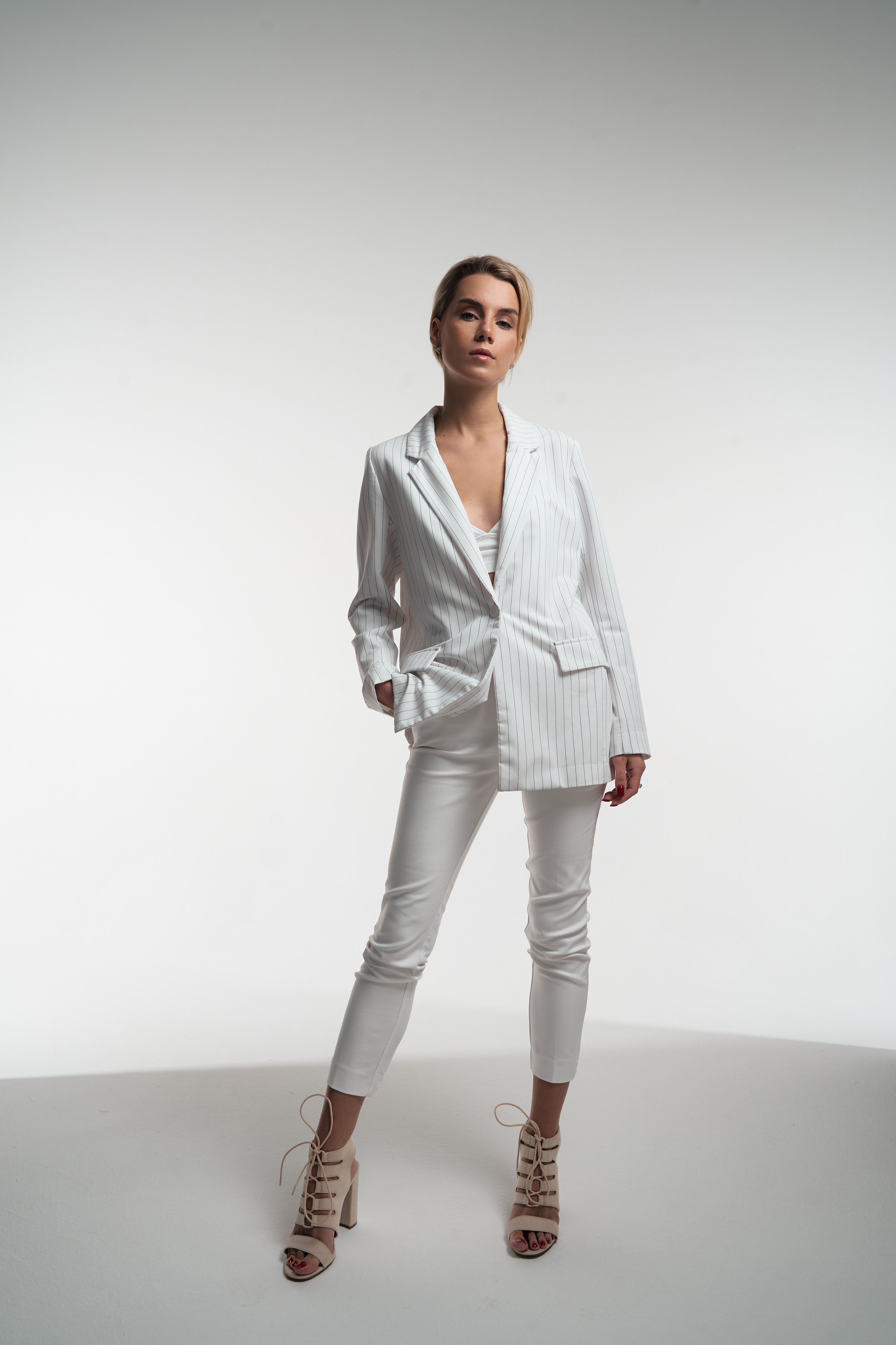 фотография на белом фоне