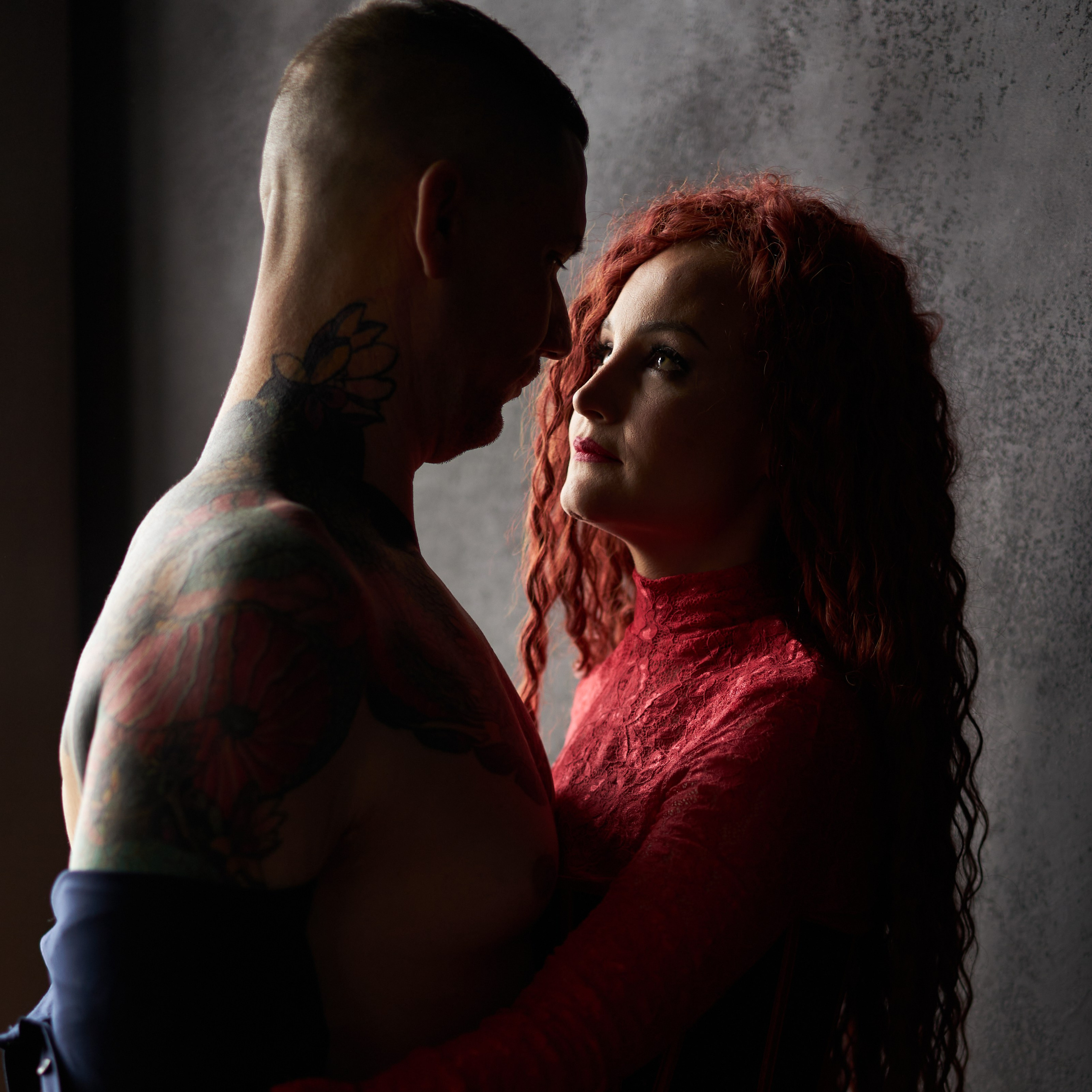 Фотосессия влюбленных в студии. Фотограф Екатеринбург Кокшарова Александра