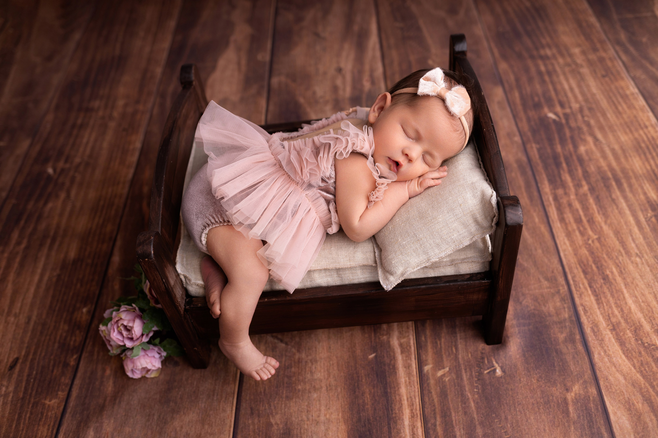 Классическая фотосессия малыша. Фотограф новорожденных малышей в Омске и Омской области Эльвира Камаева