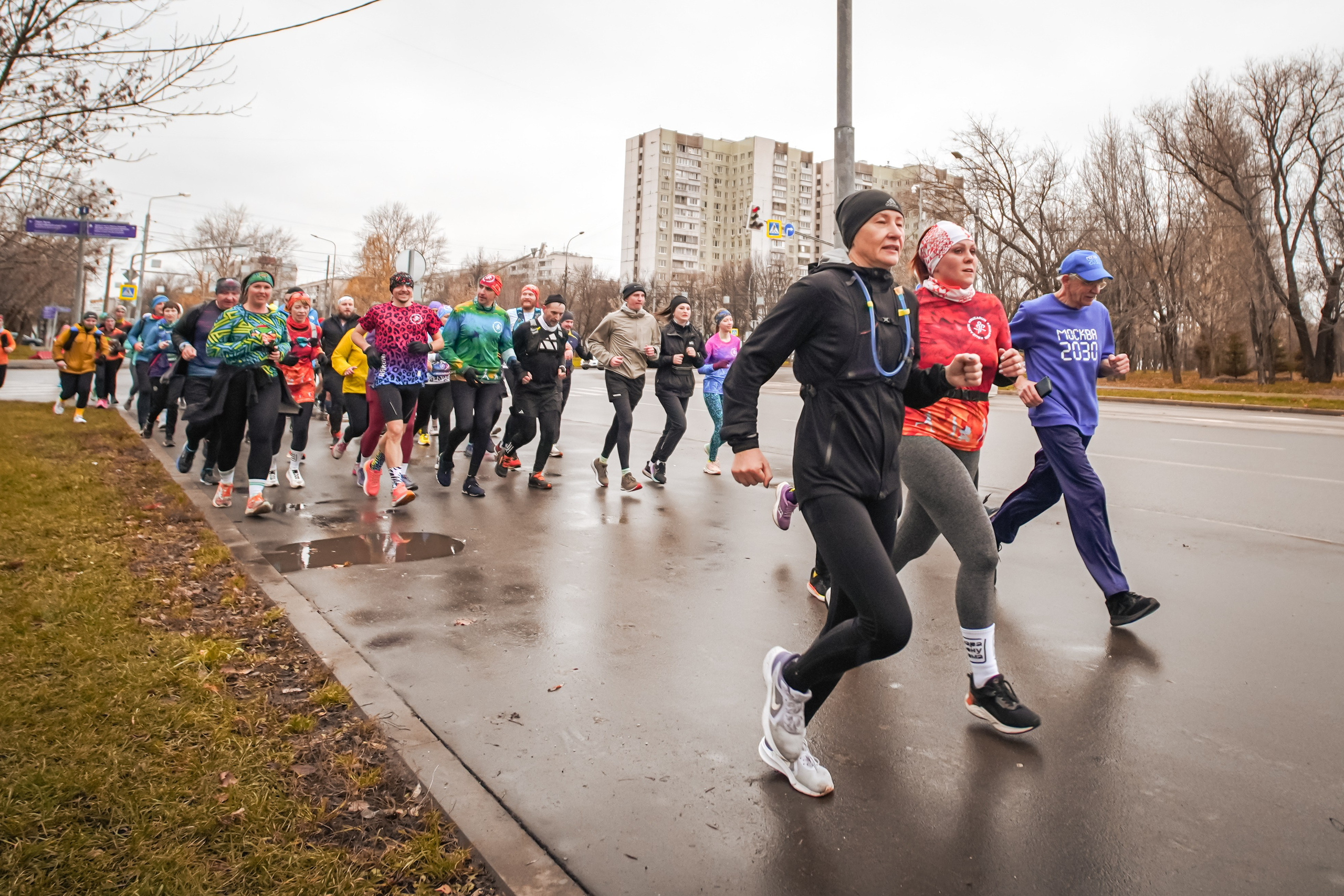 #марафонудома #яuzarun 2024 2-я петля, группа 6:30. Роман Капилюшов. Бег. Фото. Видео. г. Люберцы