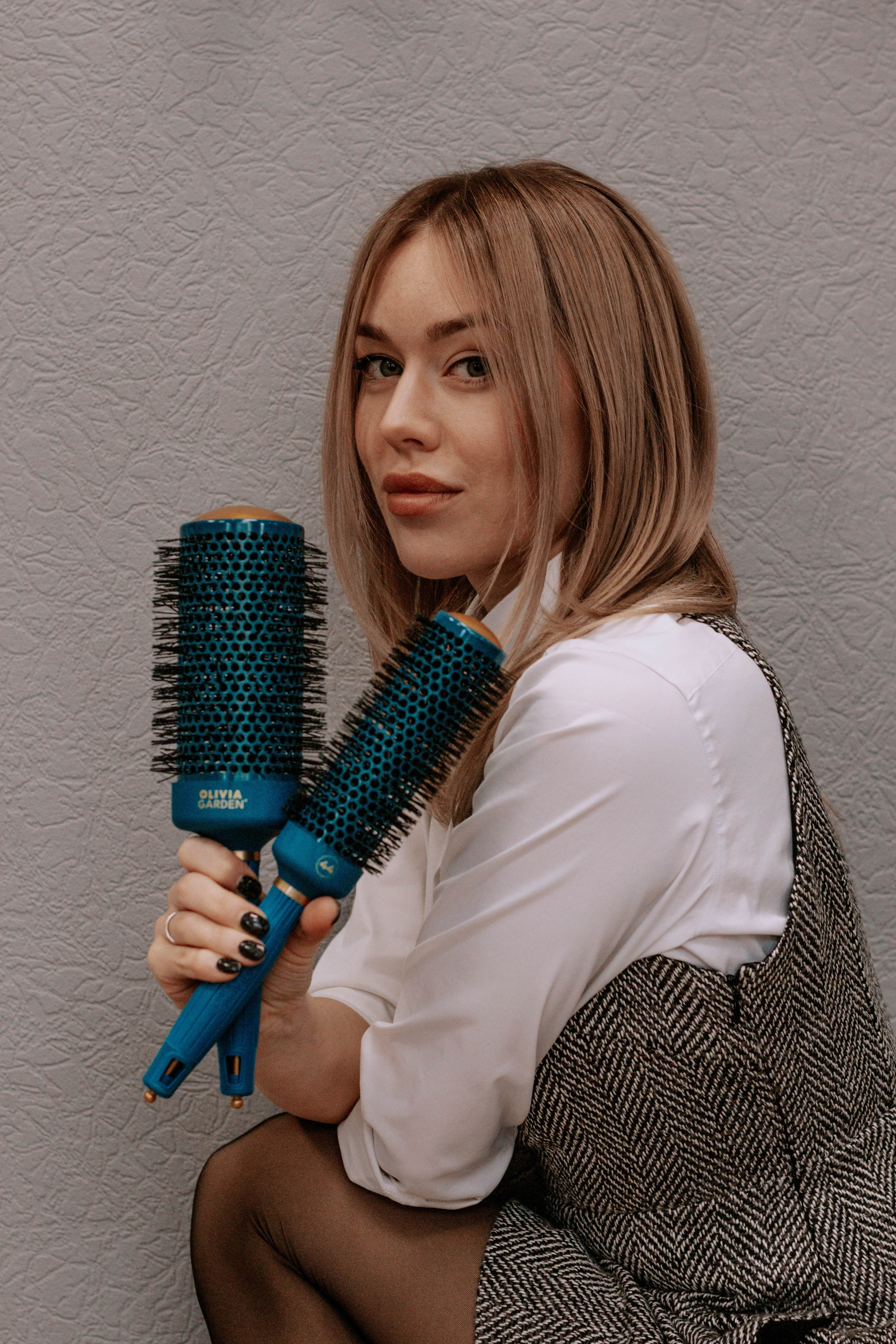 Настя- стилист по волосам. Бережно сохраняю ваши чувства и истории на своих фотографиях