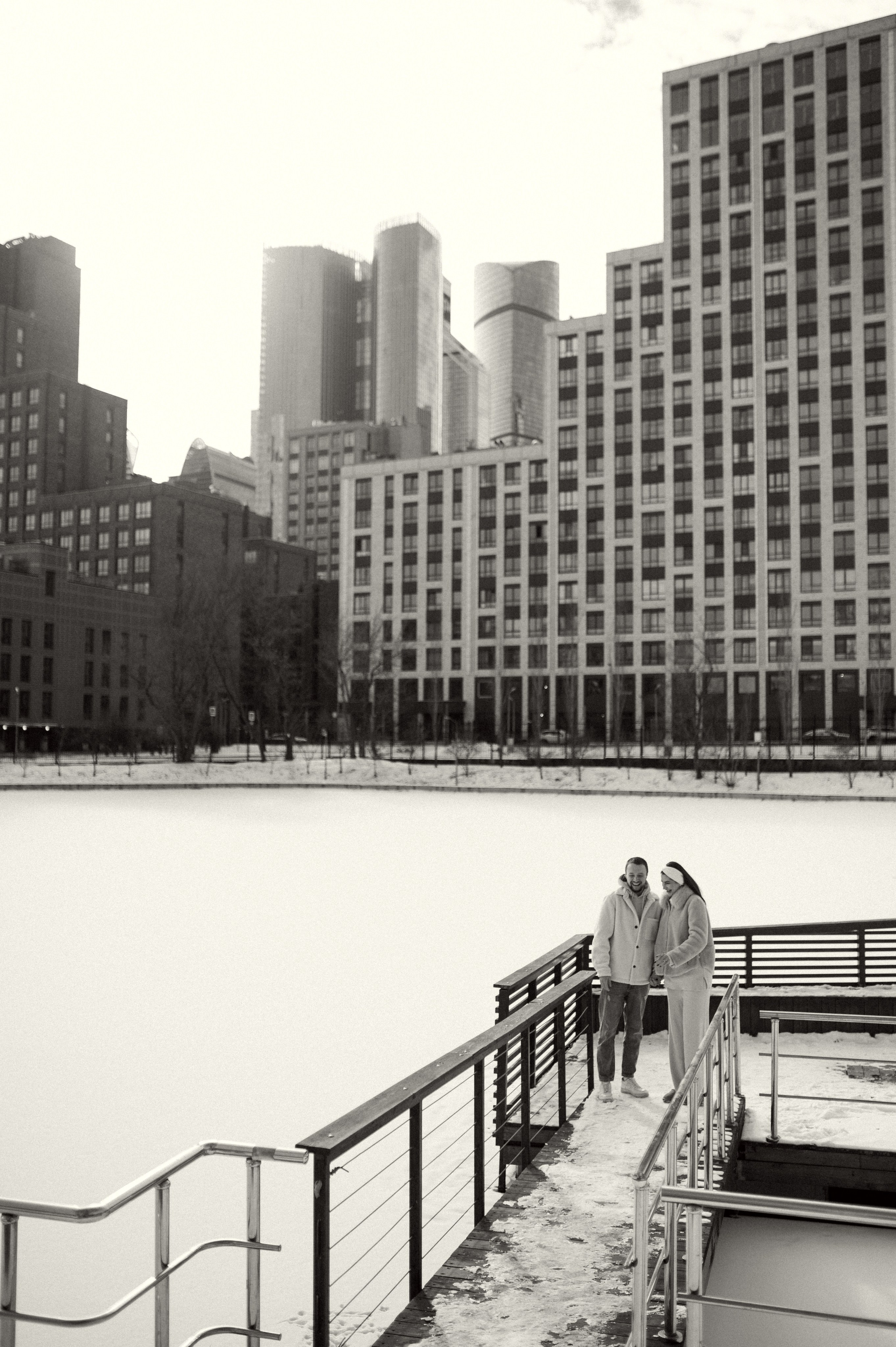 Лавстори стрит фотосессия в зимней Москве. Семейная фотосессия Бутово Москва фотограф Алина Морщагина