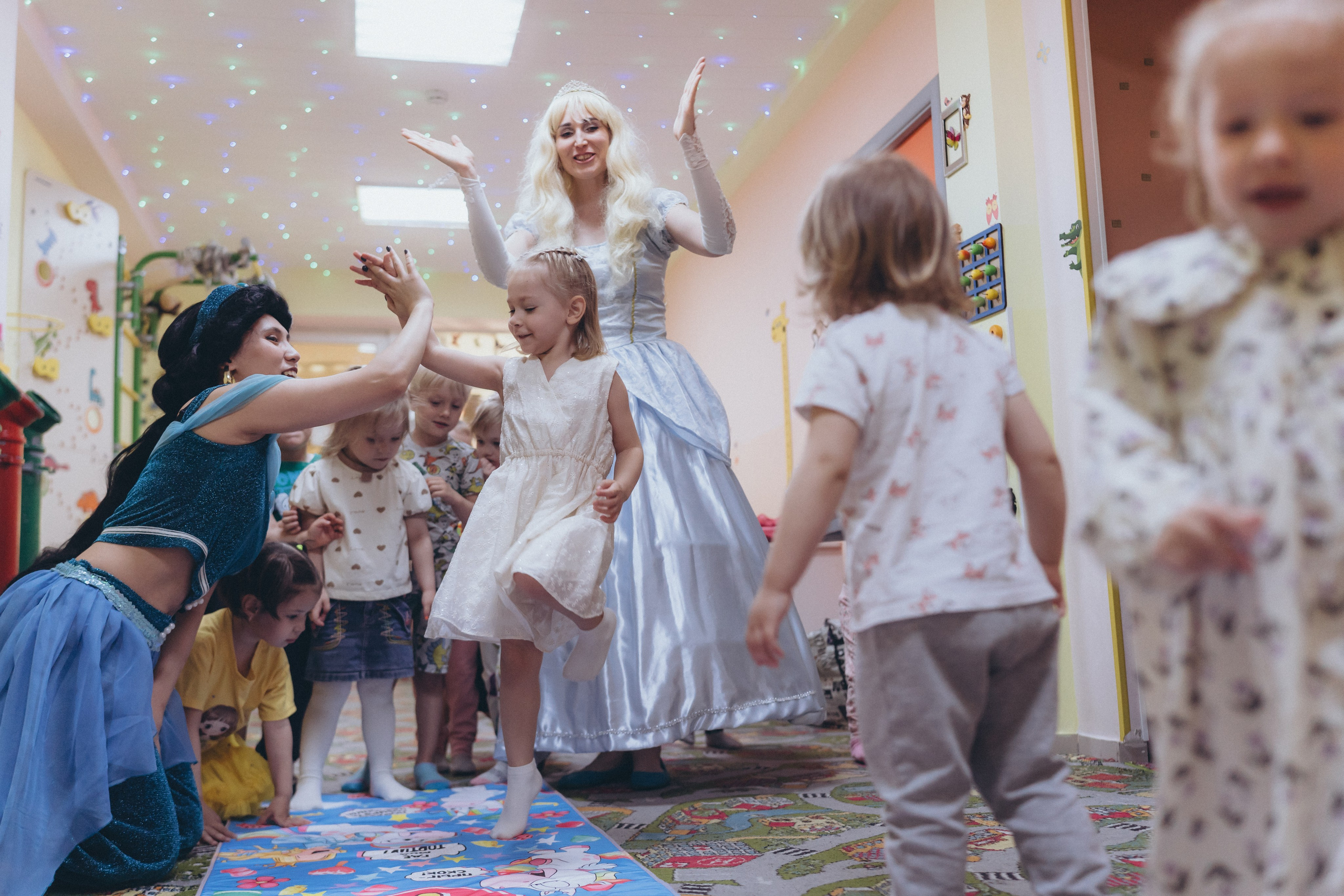 День рождения Алисы (садик). Крис Богомазова