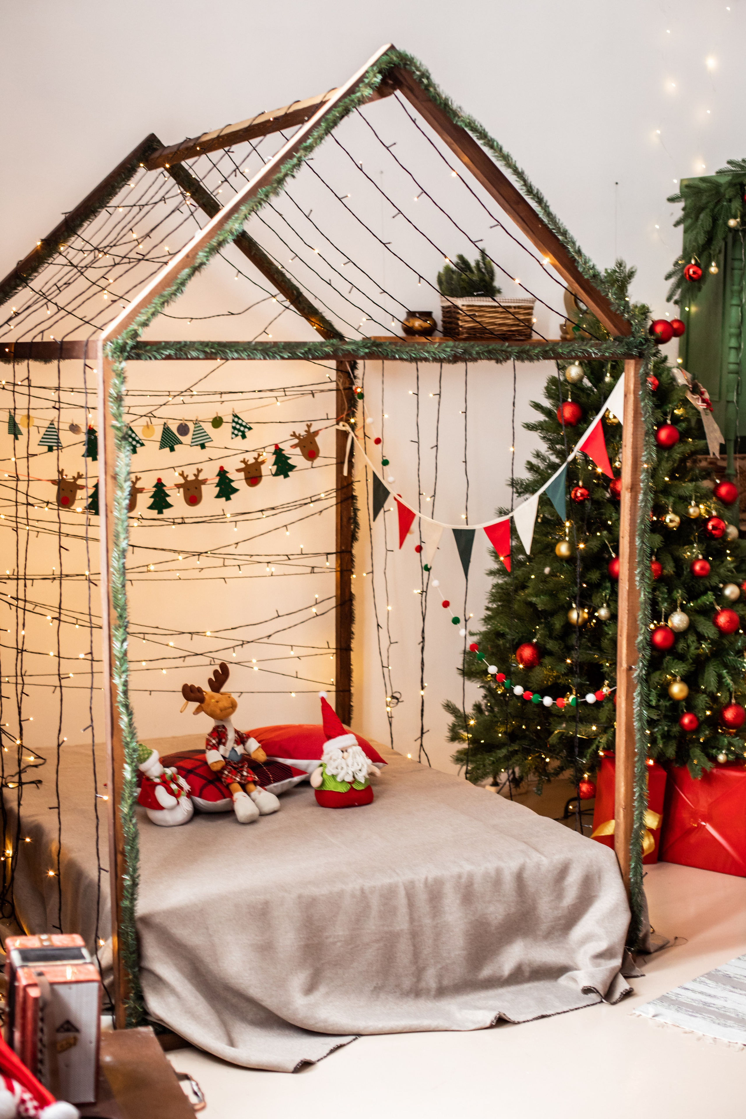 Фотостудии новый год 2025. Профессиональный фотограф Максим Романов в городе Хабаровске