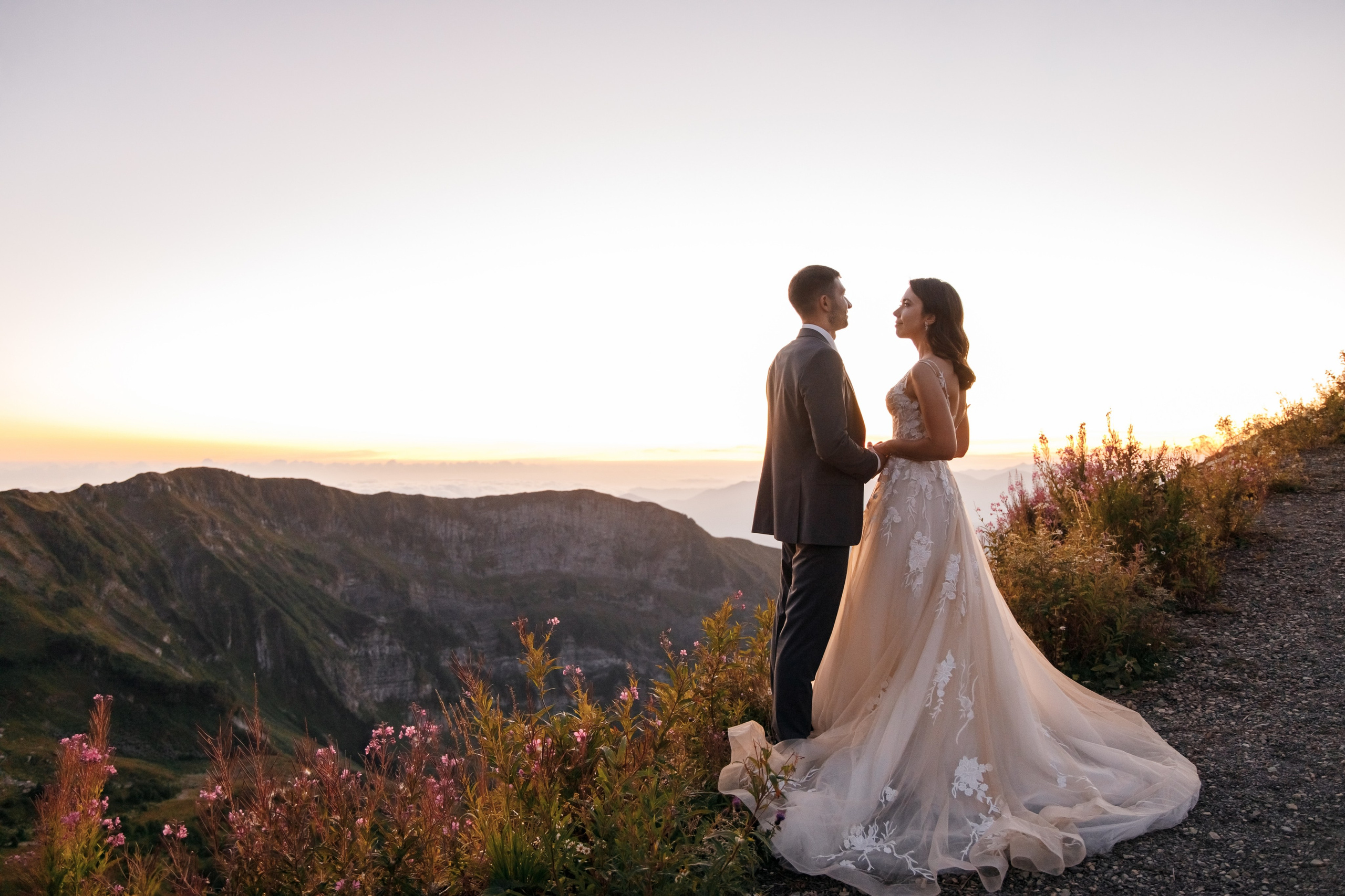 Выездная церемония & регистрация в Абхазии, на море и в горах. Свадебный фотограф в Абхазии, Сухум, Гагра, Сочи