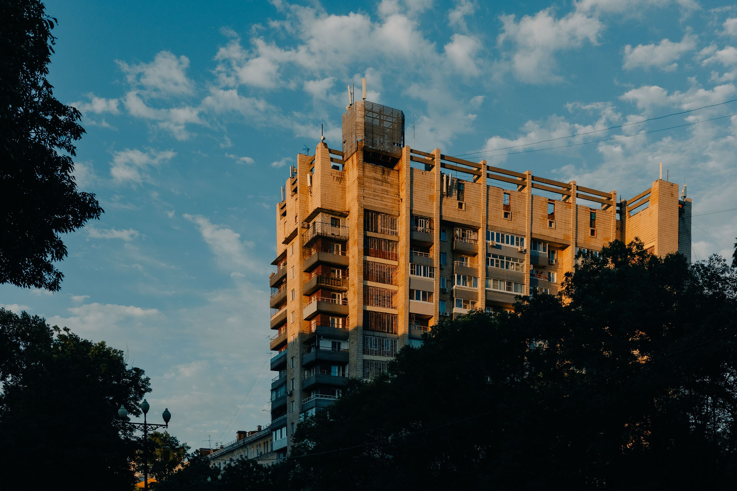 Вечерняя прогулка по набережной. Фото журналист