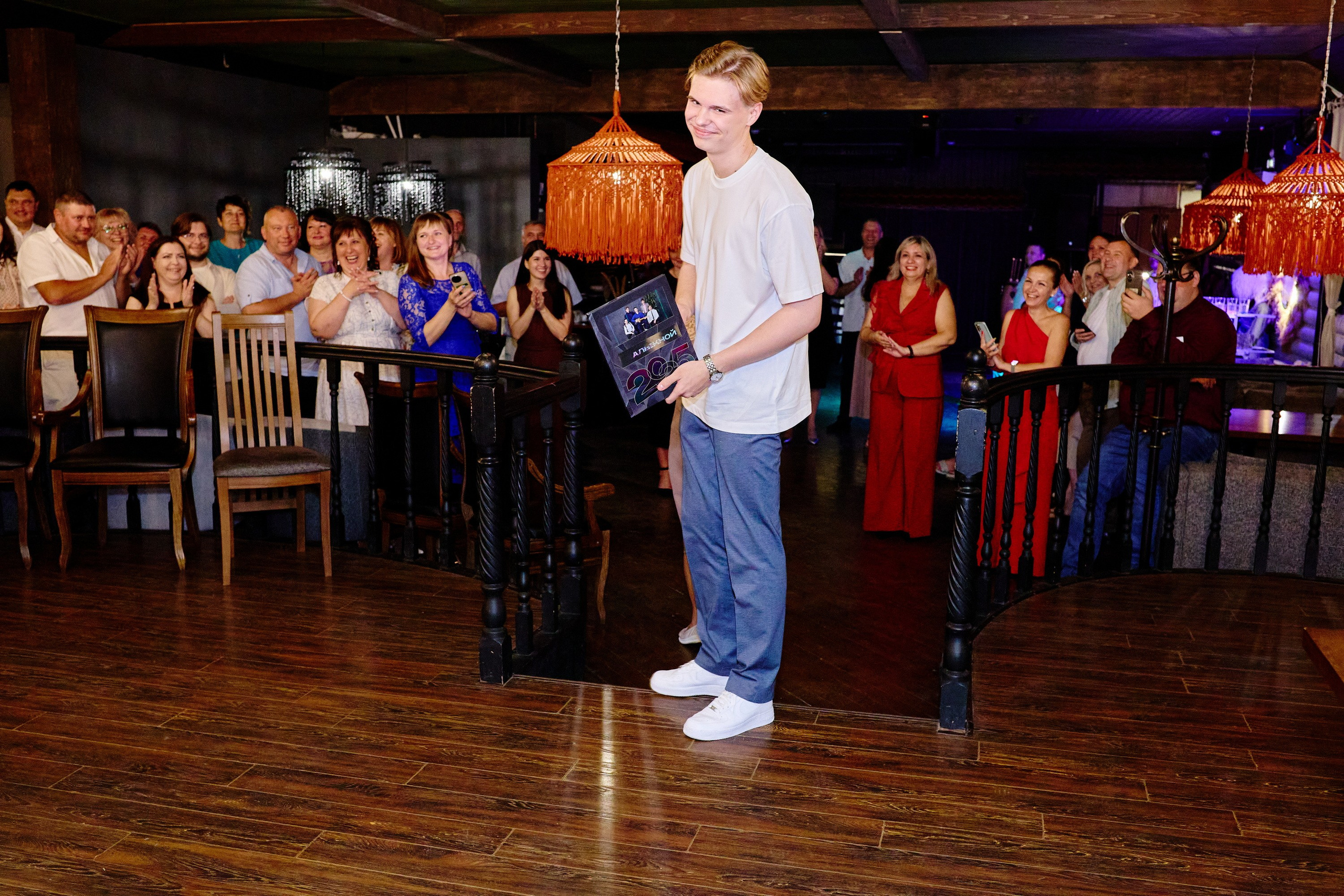 Выпускной 35 Сош. Фотограф Выпускные альбомы Таганрог Сергей Коробченко