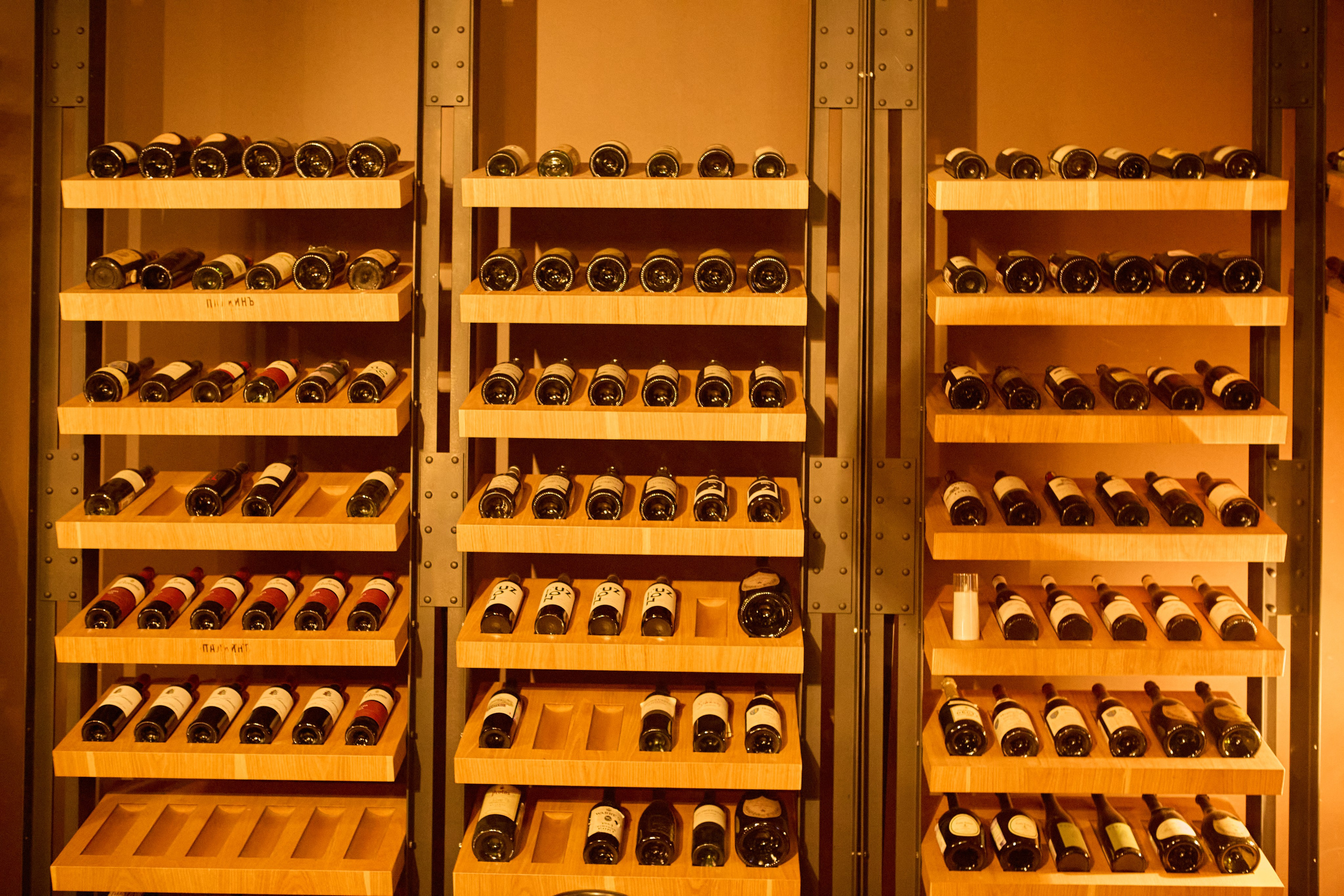 Evening on Nevsky Prospect Street at the Palkin Restaurant. Фотограф в Санкт-Петербурге Владимир Тихомиров