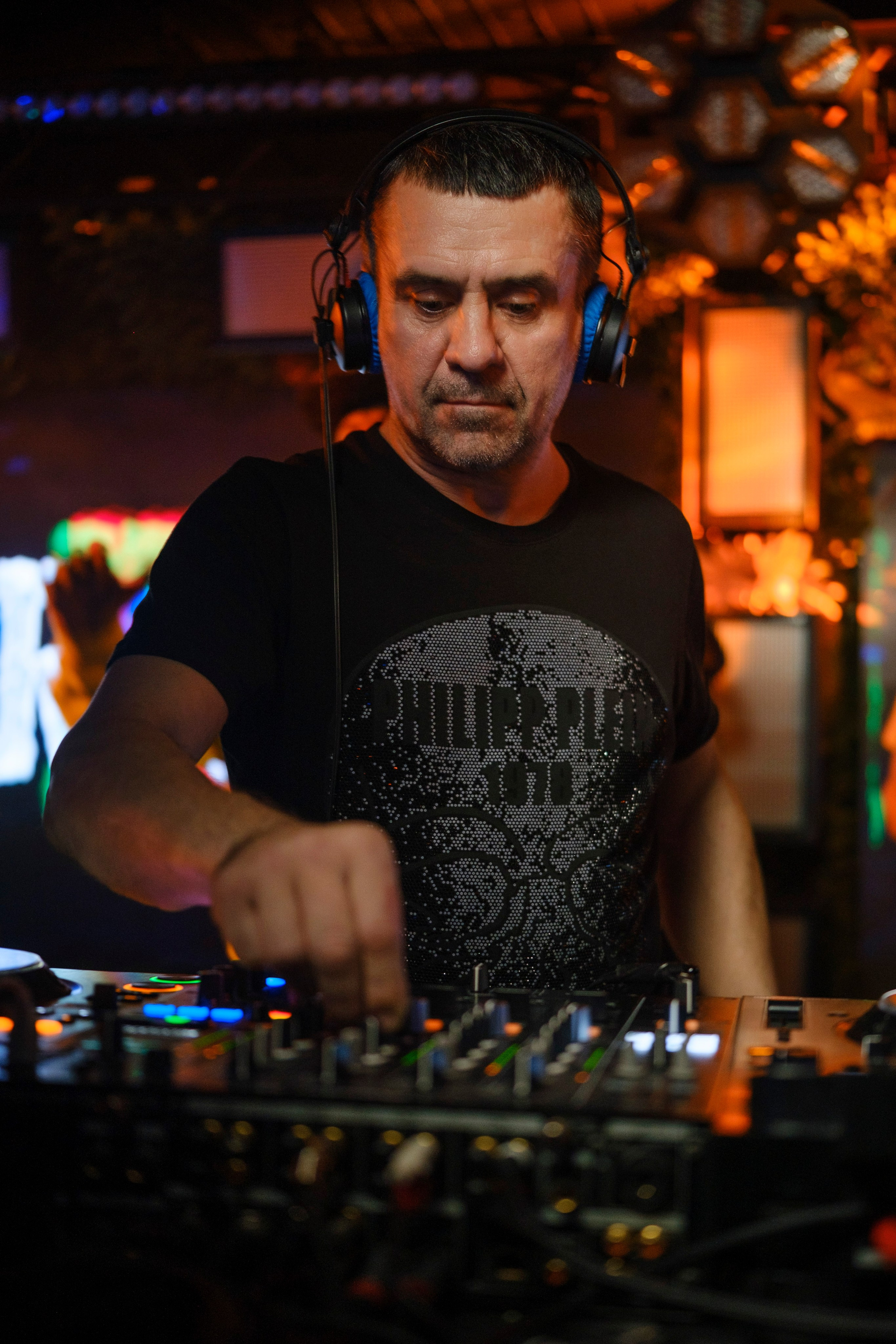 Embargo 2/03. Главная