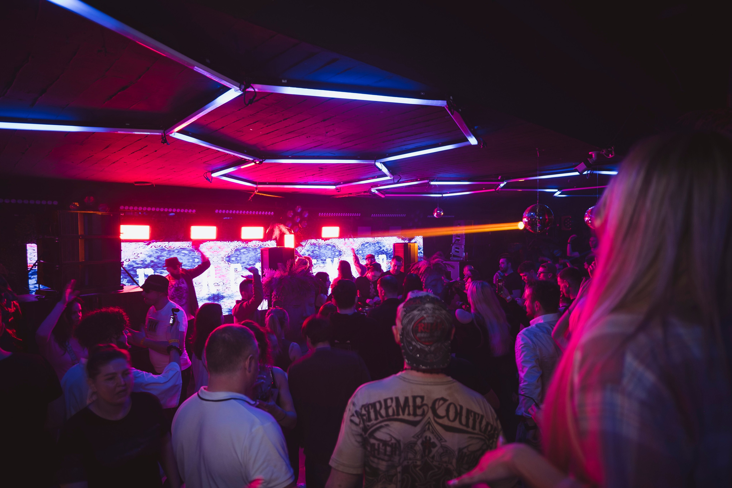 Embargo 30/03. Главная