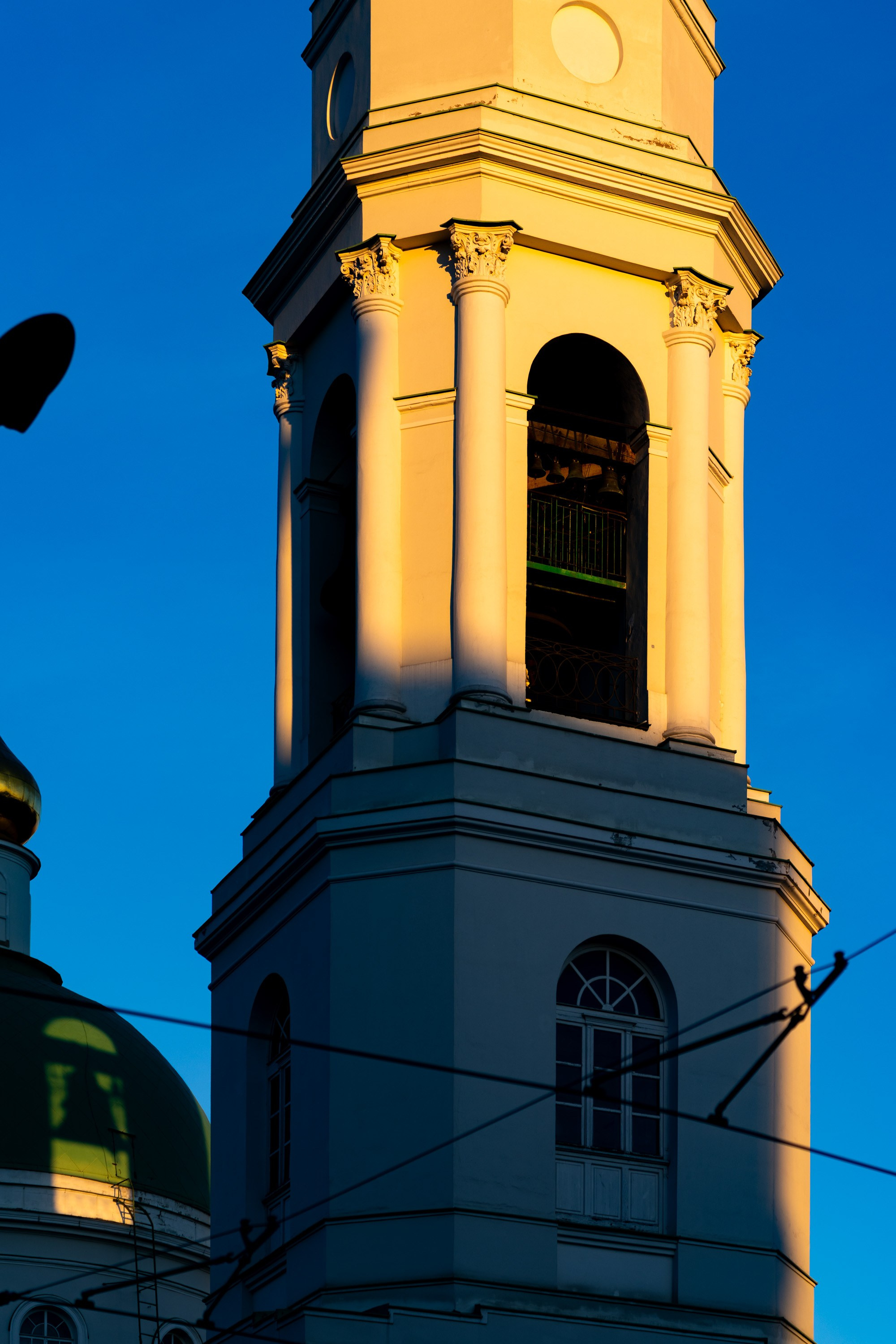 Свет и тень в городе. Фотограф в Москве. Шахабудин