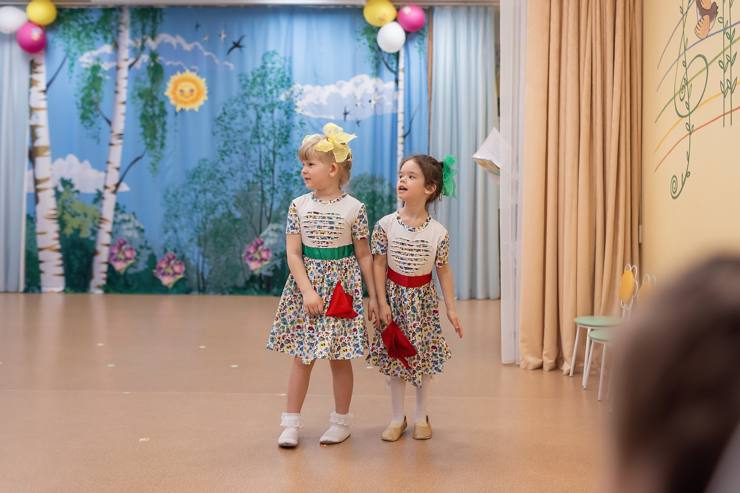 Весенний утренник_старшая группа_2025. Семейный фотограф в Санкт-Петербурге