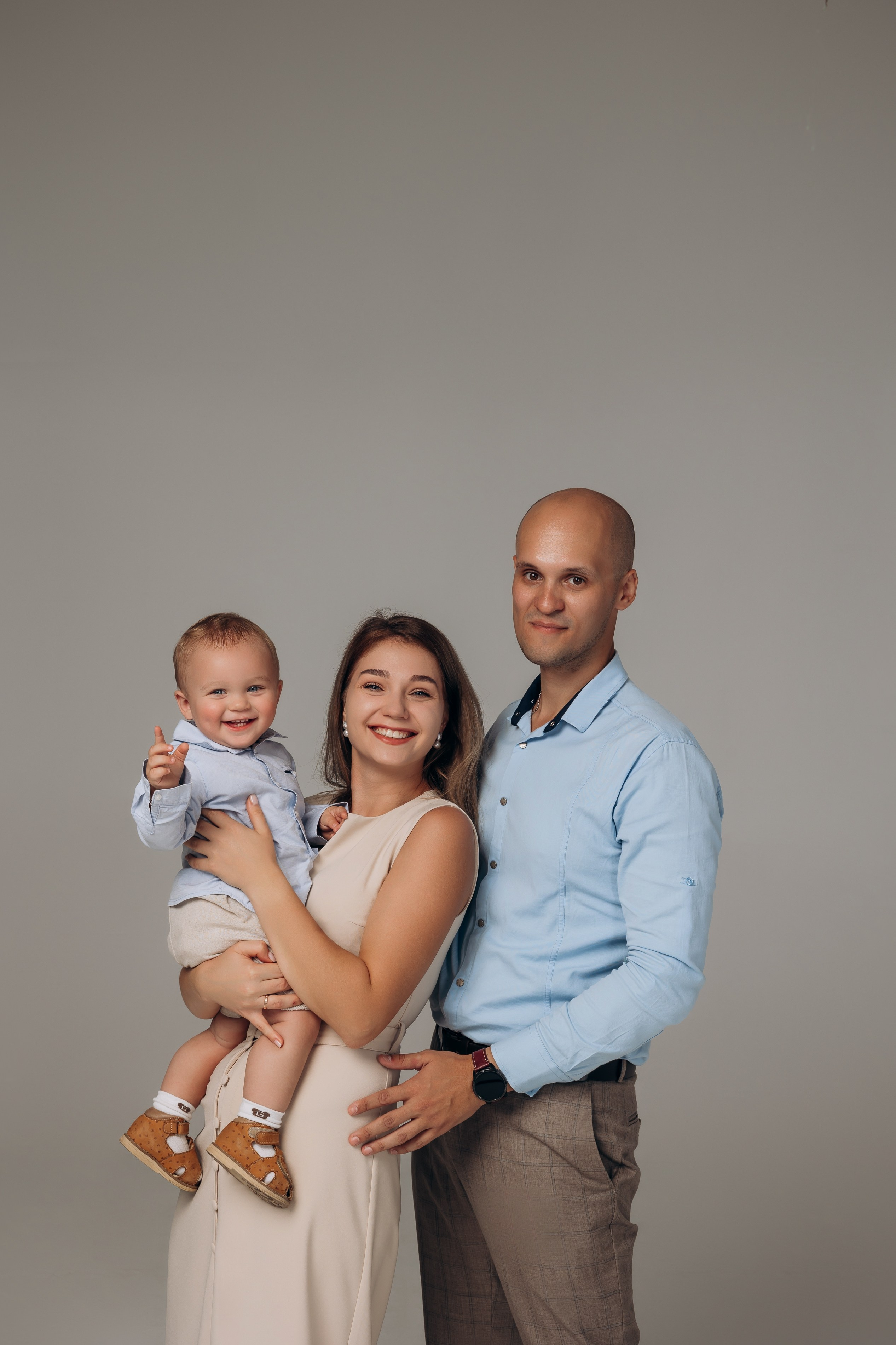 Анастасия и семья. Фотостудия Нюд. Фотограф в Калининграде свадебная фотография, репортажная, фотосессии