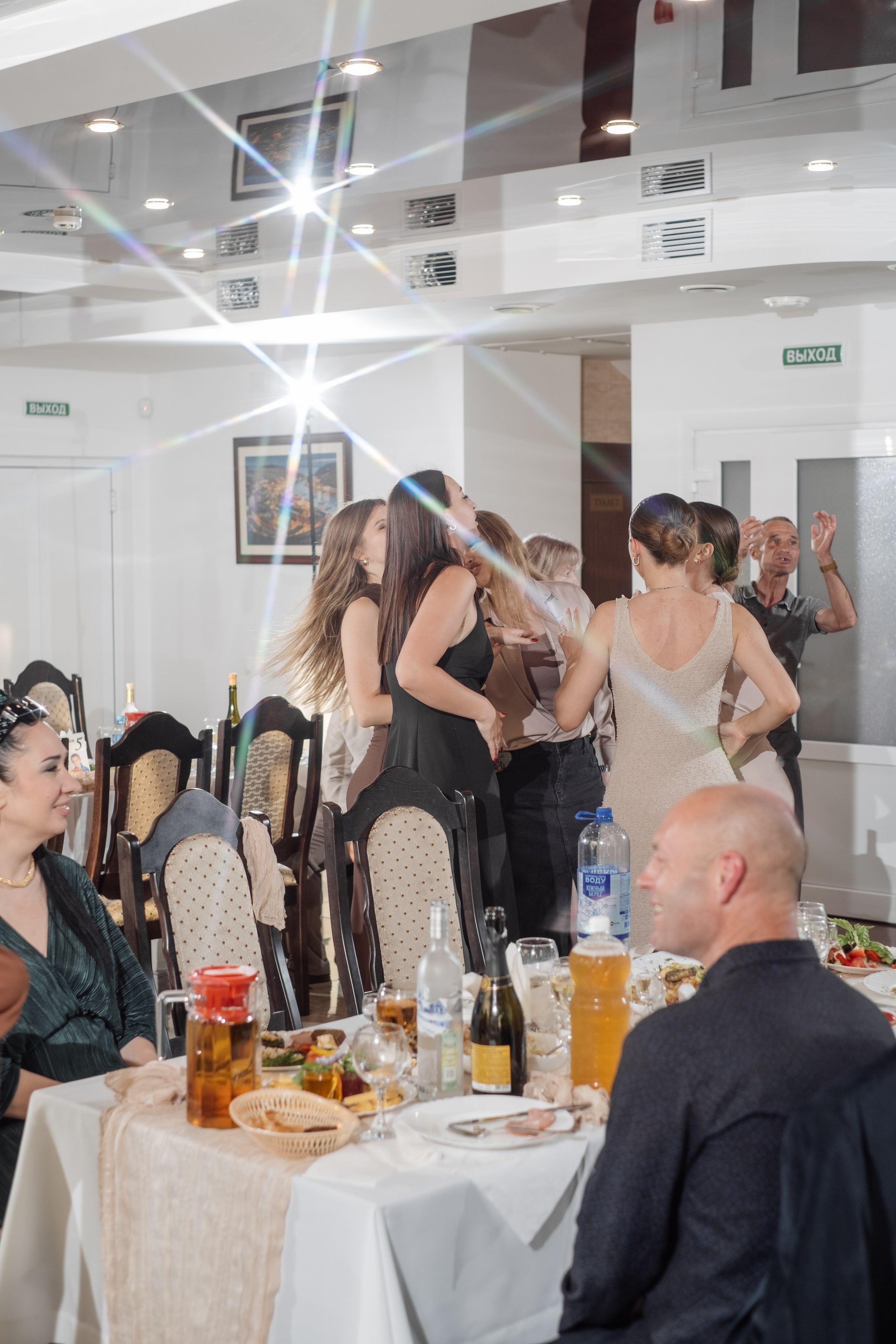 Свадебный ретопртаж. Профессиональная фотосъемка в Крыму. Натуральные эмоции и живые кадры. Забронируйте дату прямо сейчас!