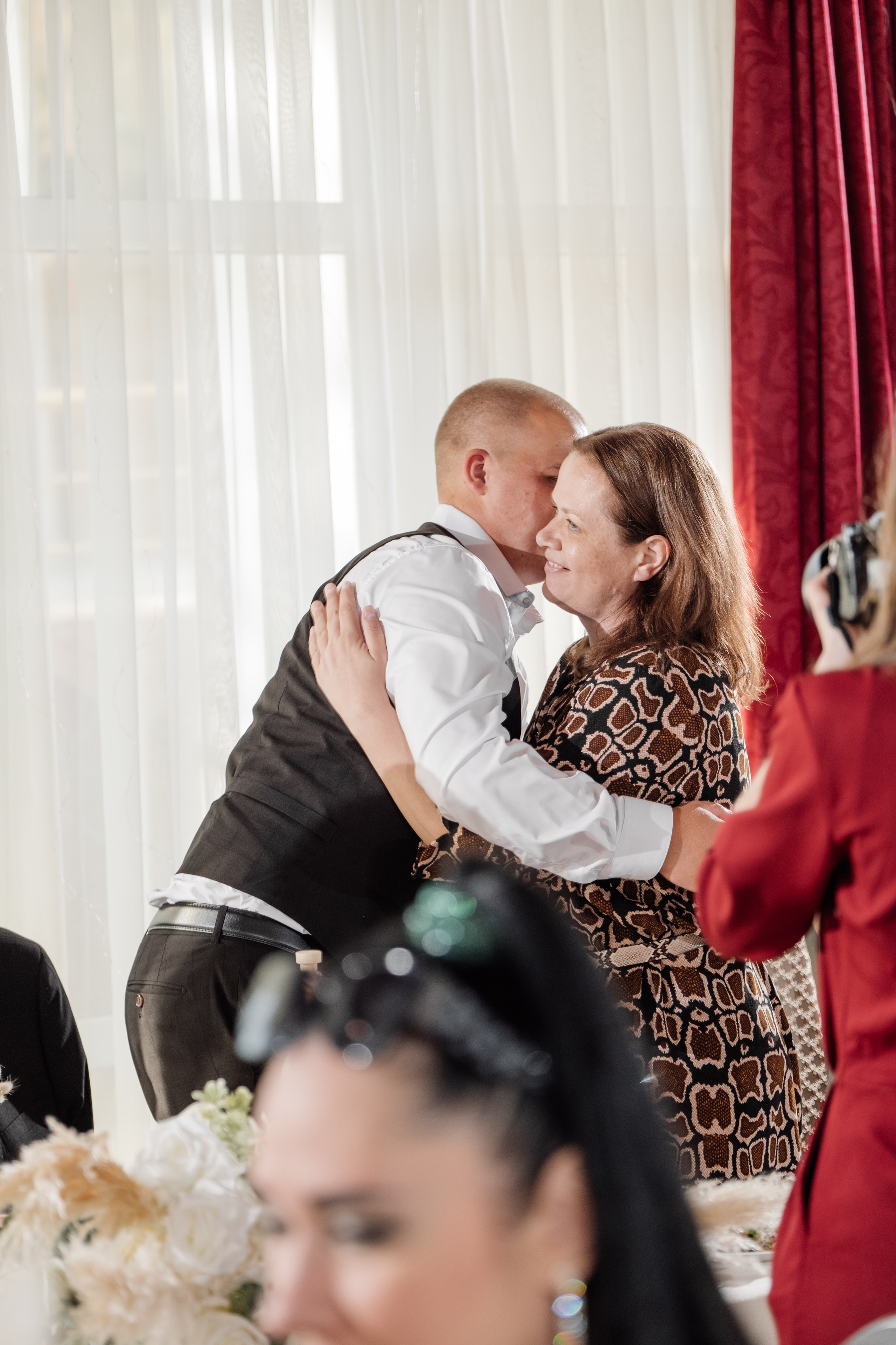 Свадебный ретопртаж. Профессиональная фотосъемка в Крыму. Натуральные эмоции и живые кадры. Забронируйте дату прямо сейчас!