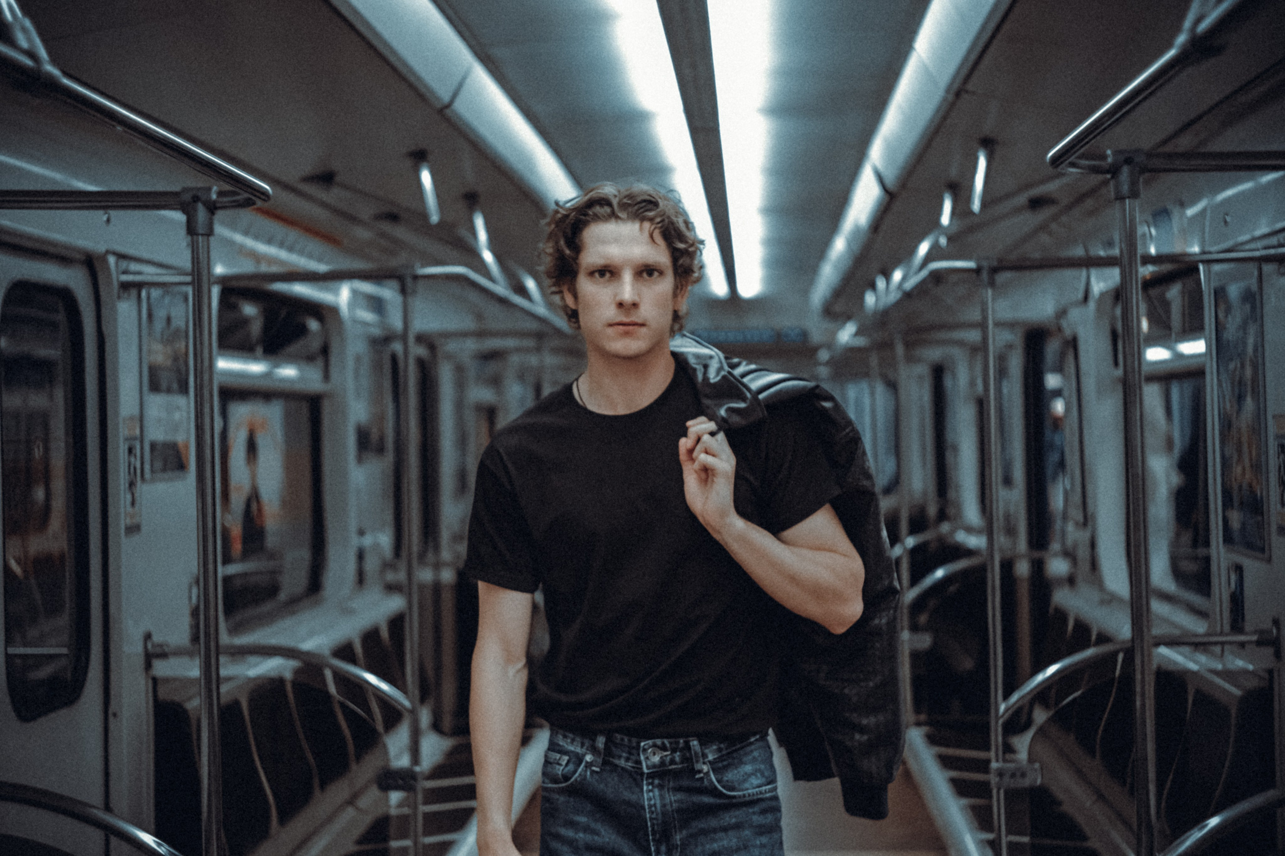 Метро. Даня. Ph___tina