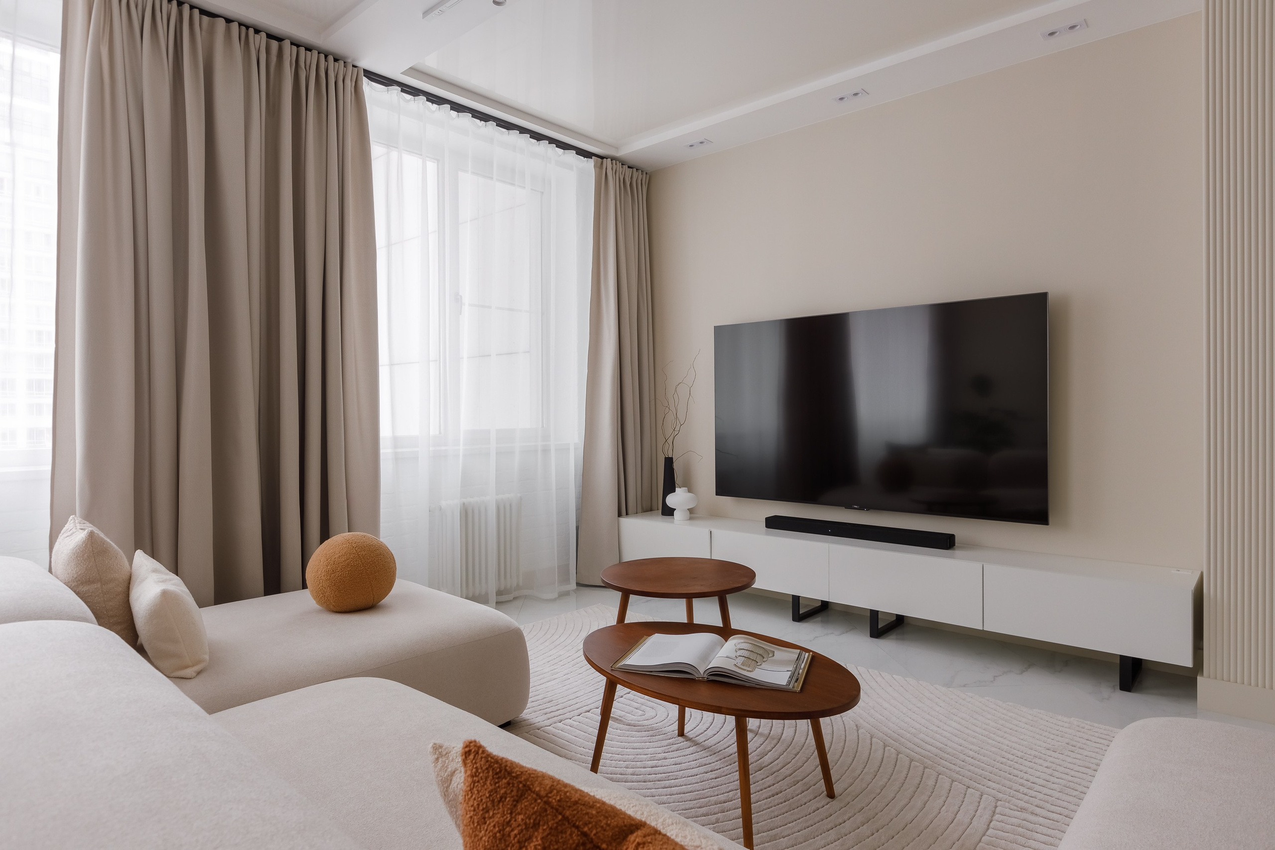 Бежевая квартира в Аэробусе. Интерьерный фотограф в Москве Роман Потапов