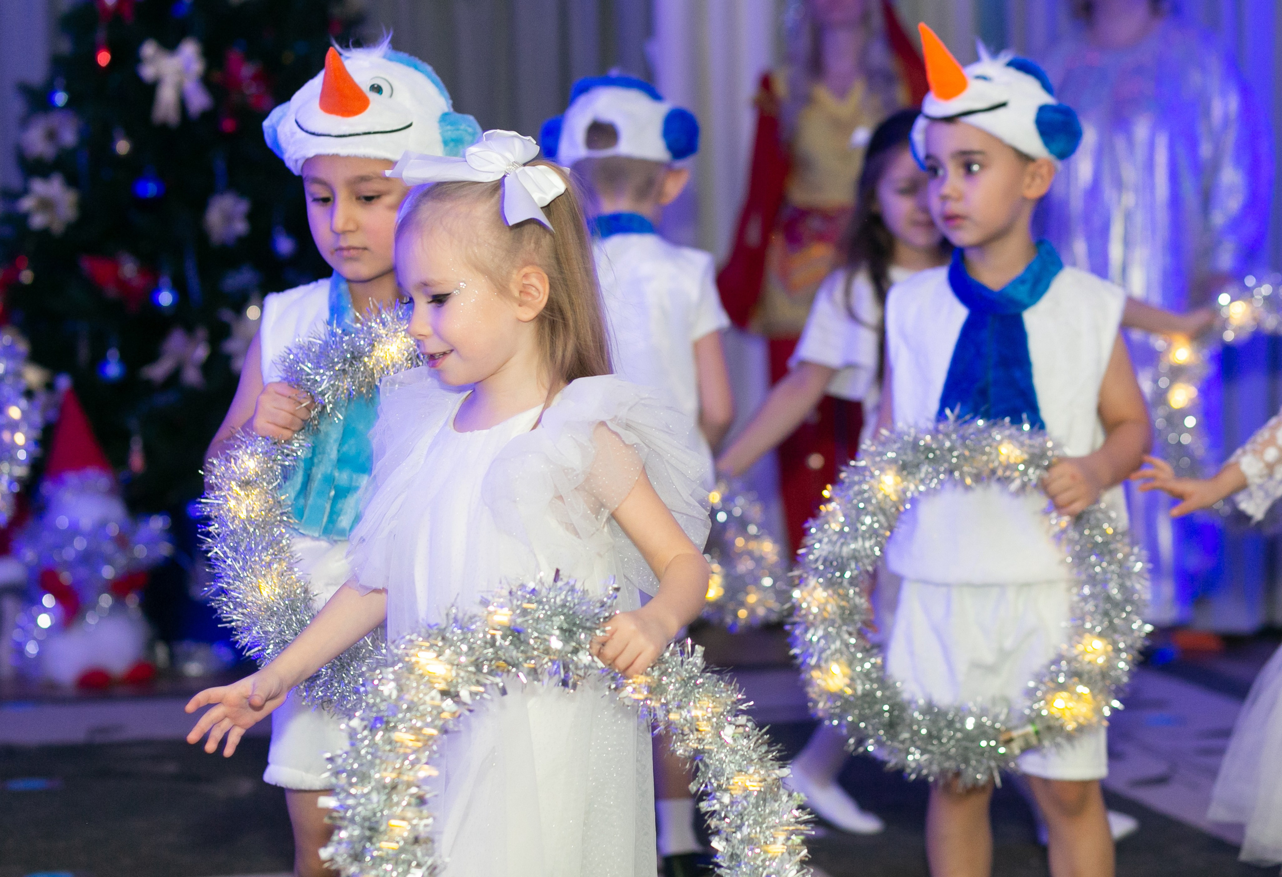 Выпускные и Утренники. Фотограф новорожденных и семейный фотограф НСО г. Бердск Марина Львова