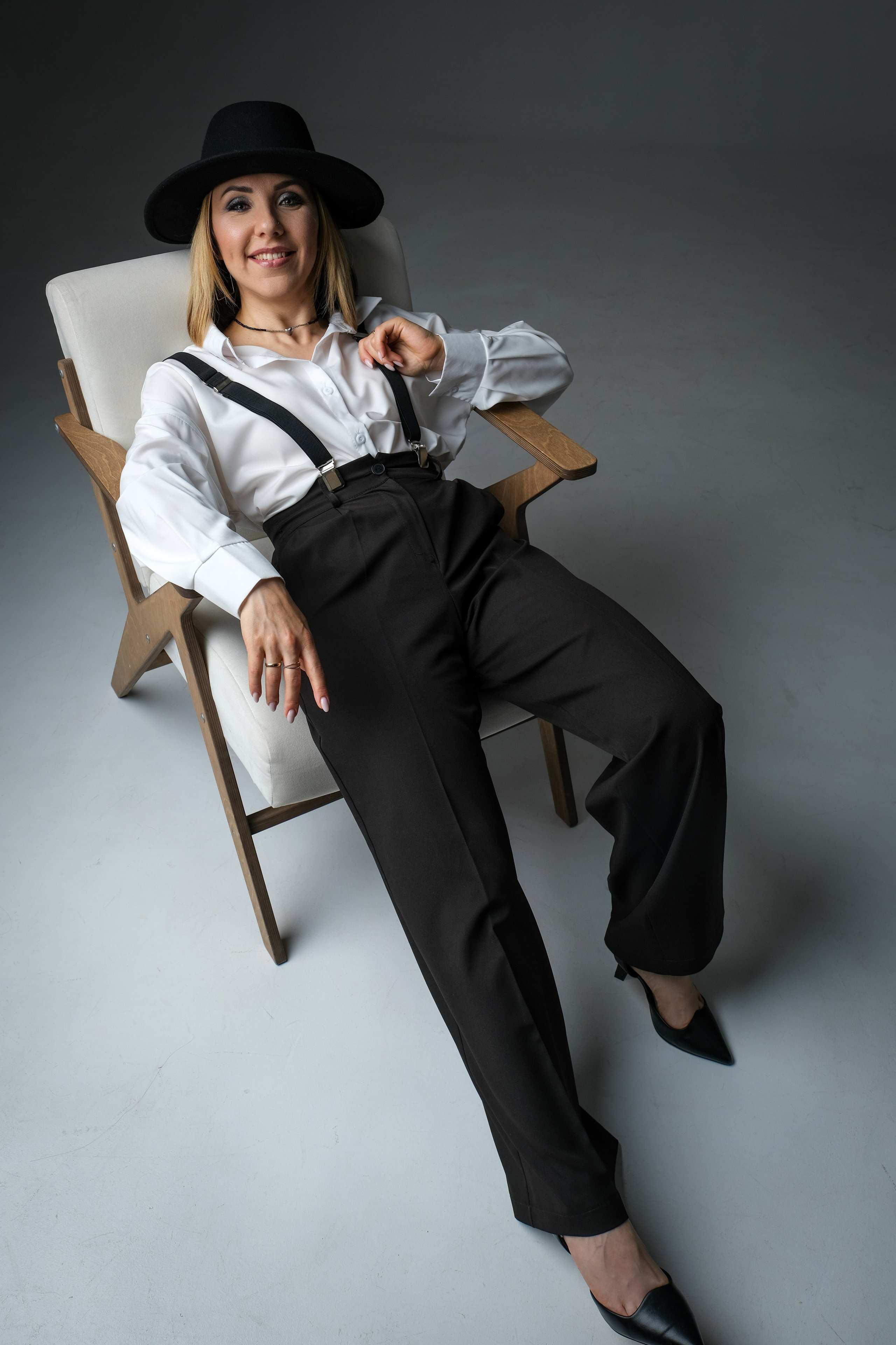 Девушка в шляпе