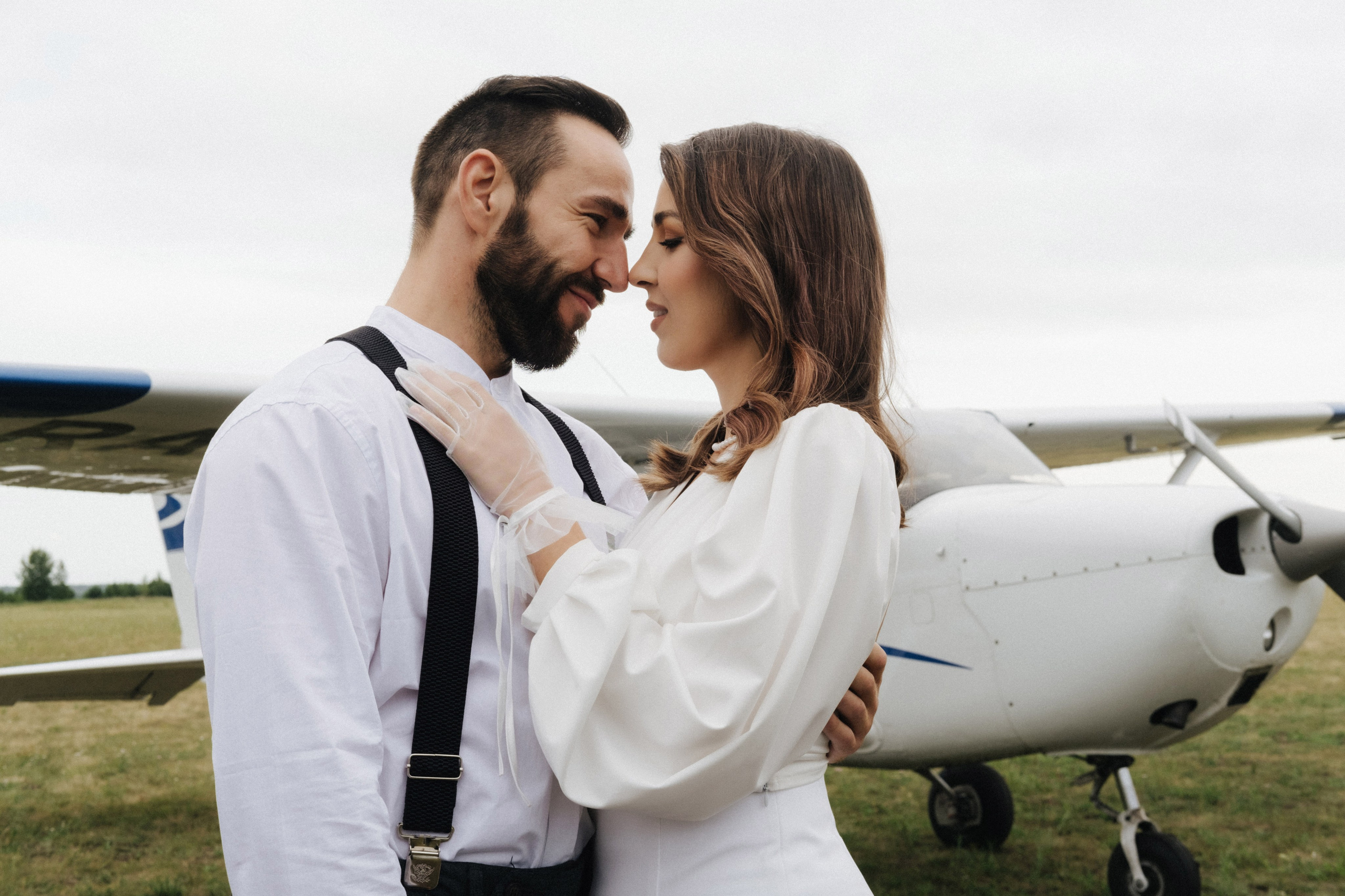 Flying love. Свадебный фотограф в Екатеринбурге — заказ профессиональной фотосесии, все виды фотосъемки