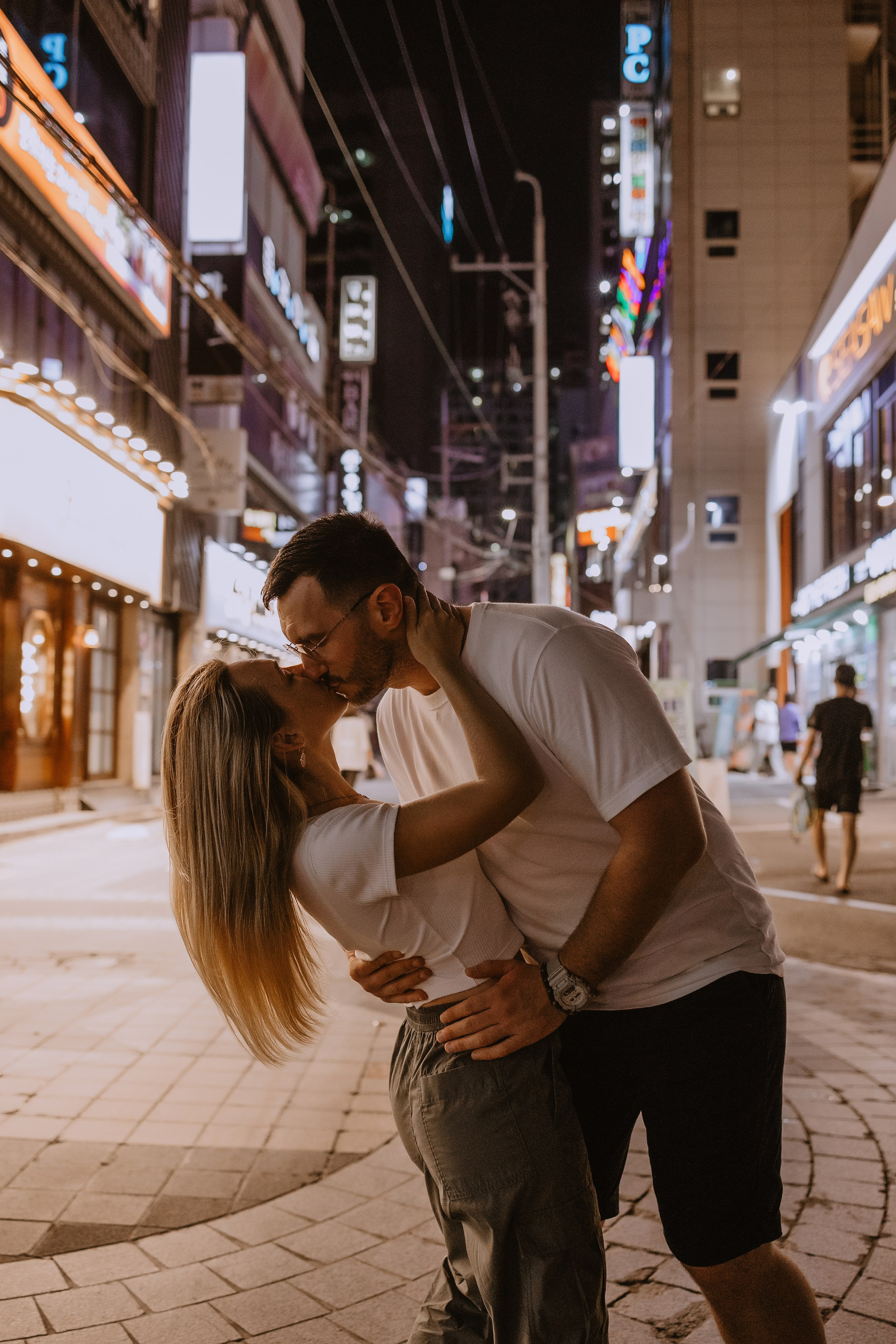 Вечерняя прогулка в городе Пусан. ВАШ ФОТОГРАФ В ПУСАНЕ (Южная Корея) Александра Ануфрий
