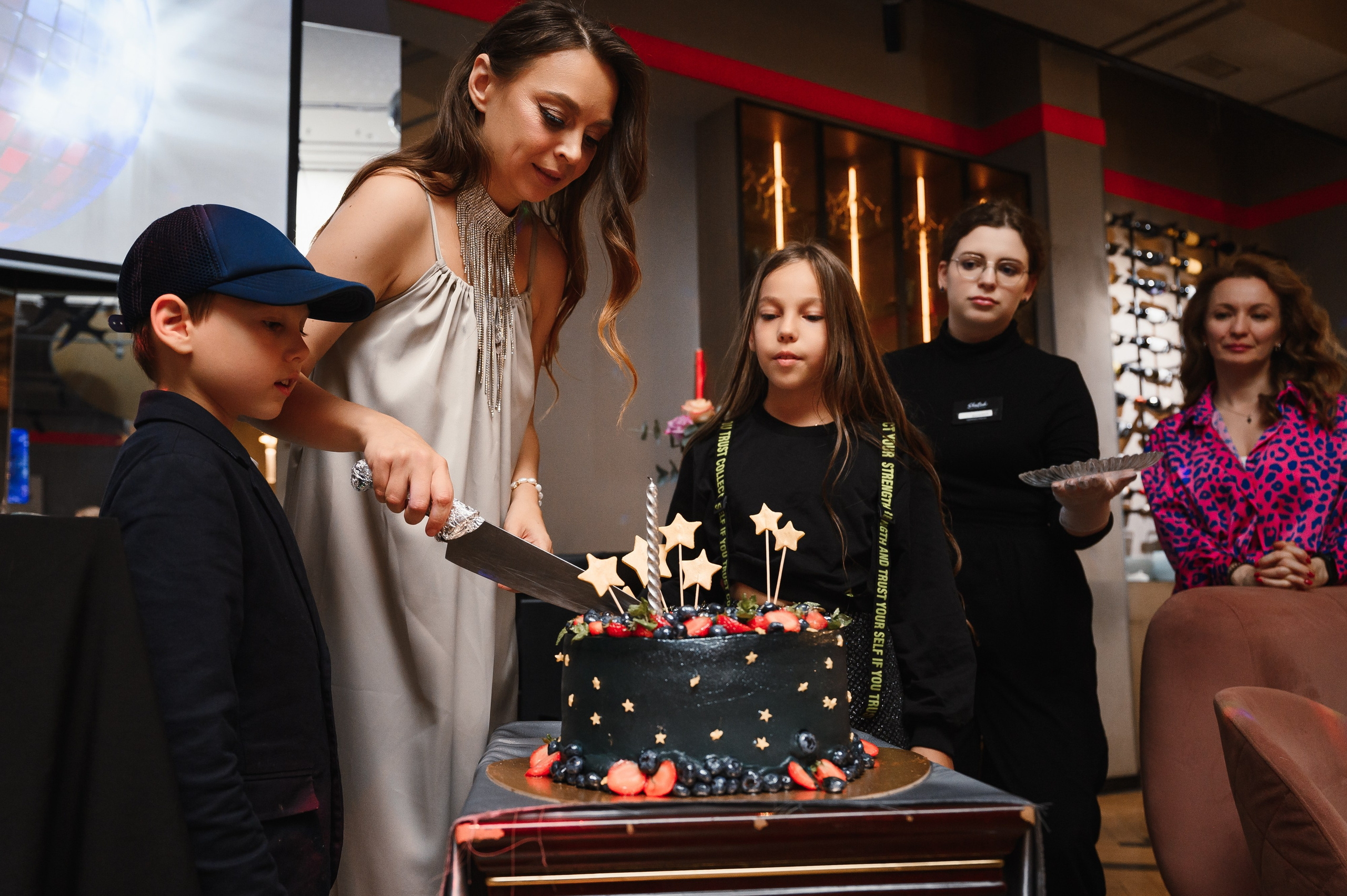 День рождения в формате выступления. Wedding and family photographer USA