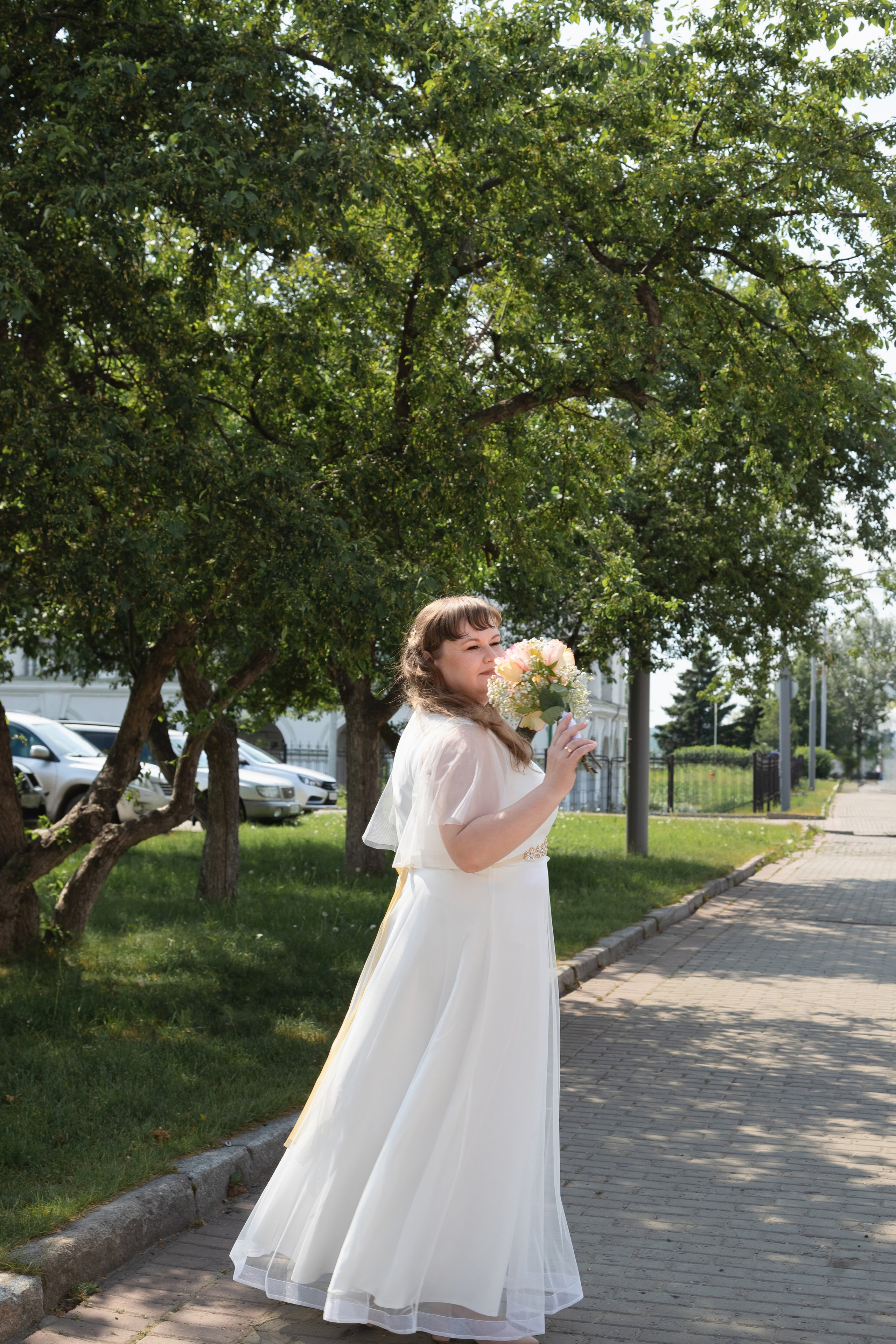 Прогулка в сирени после ЗАГСа Томск (Р. Люксембург). Фотограф в Томске Евгения Гуляева