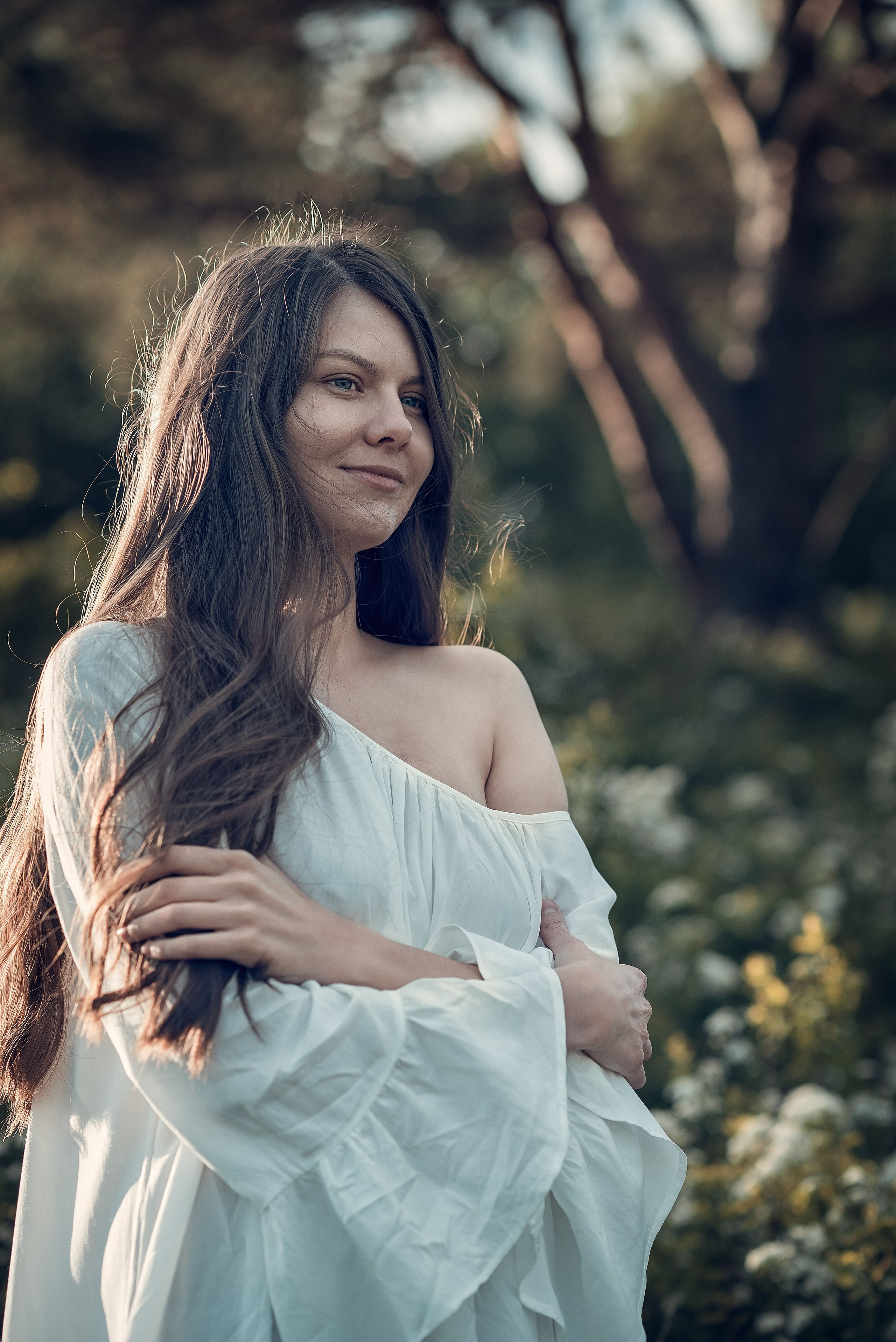 В цветущей спирее. Фотографы крещения/венчания  Красноярск Татьяна и Вячеслав Переваловы