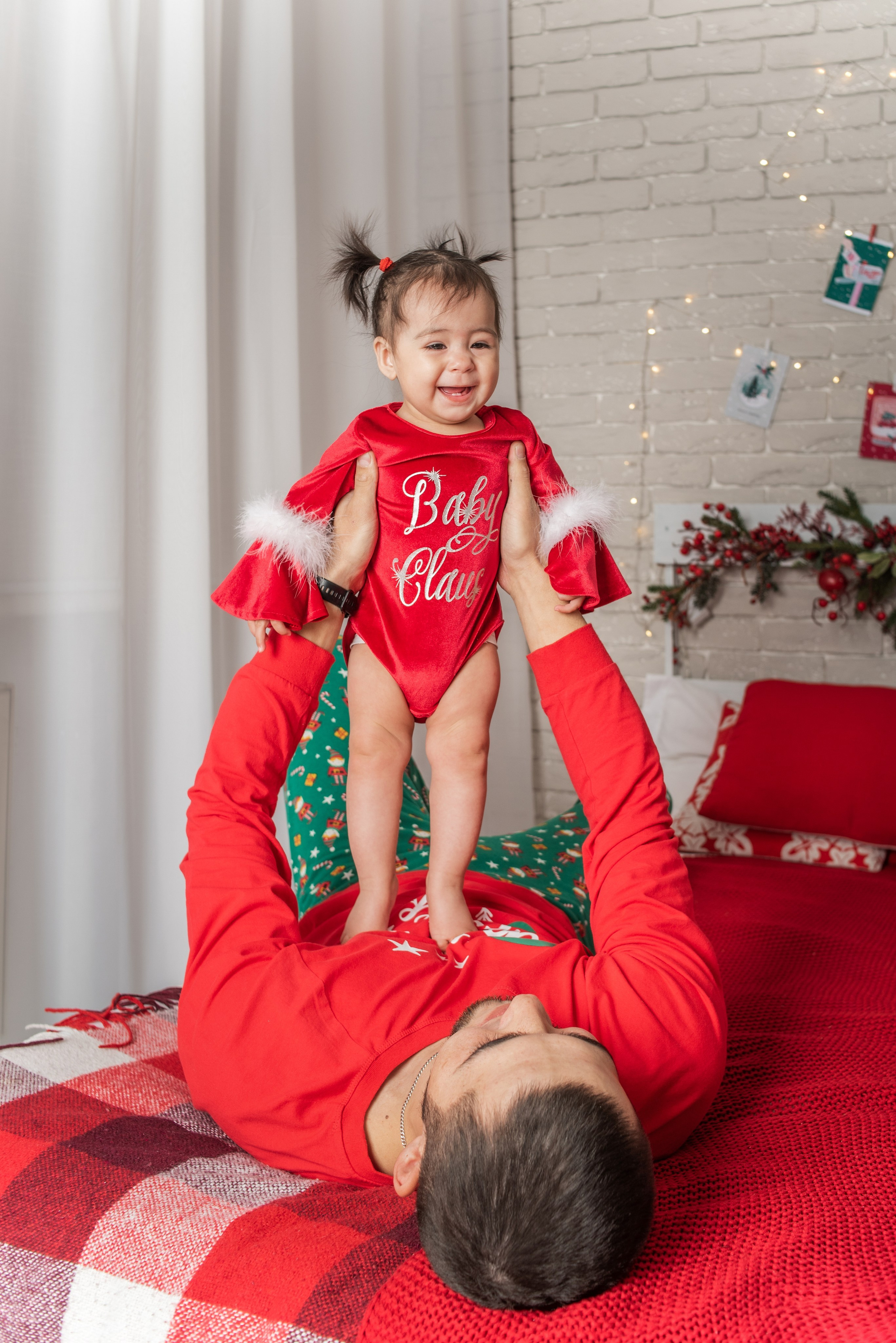 Новогодняя фотосессия с маленькими детьми. Занимаюсь профессиональной фотографией и живу рядом с Байкалом. Работаю в разных жанрах