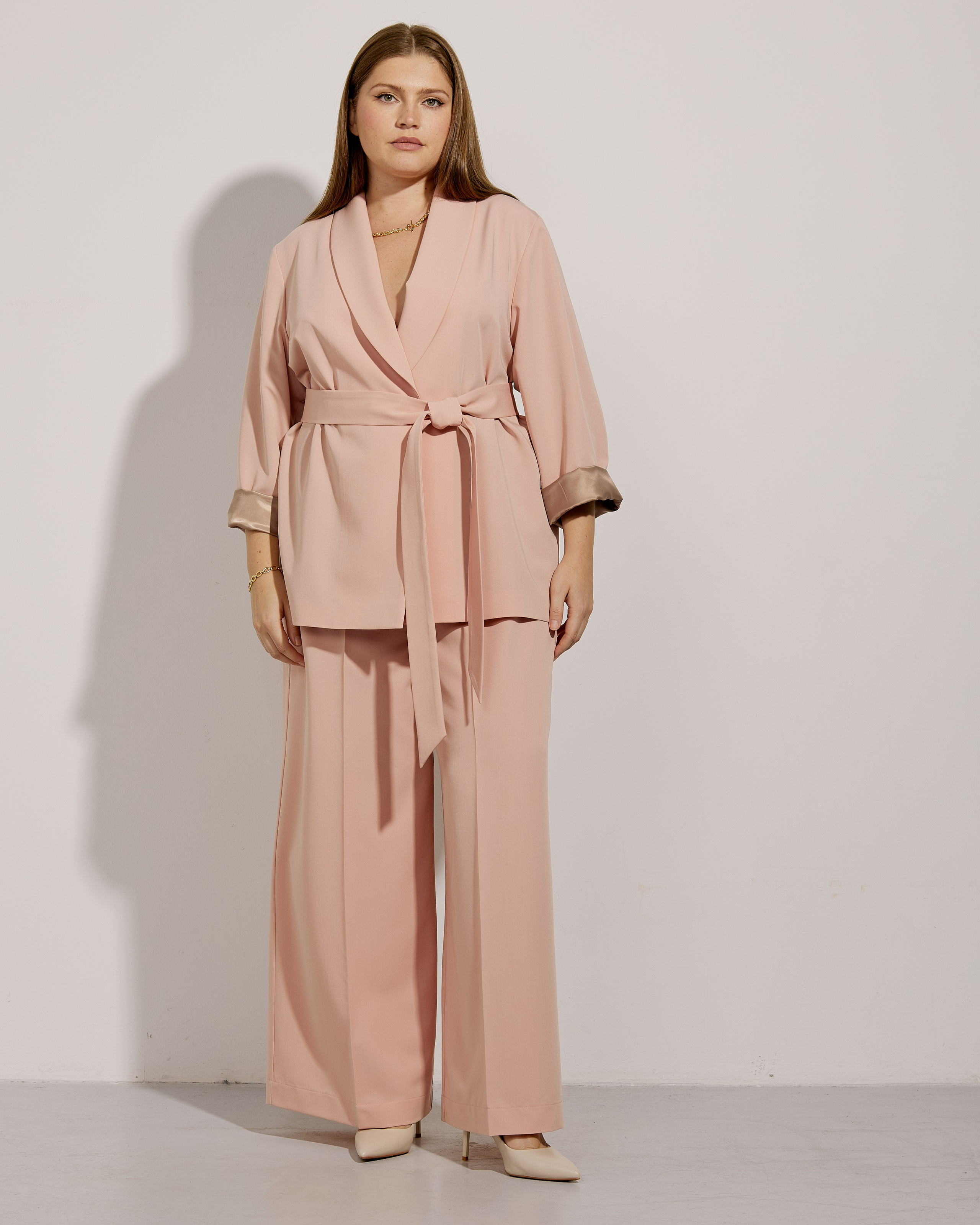 Алена, 50-52 р-р, 170 рост. KED Production — продакшн из СПб. Создаём фото, видео и контент, который помогает брендам и селлерам продавать больше