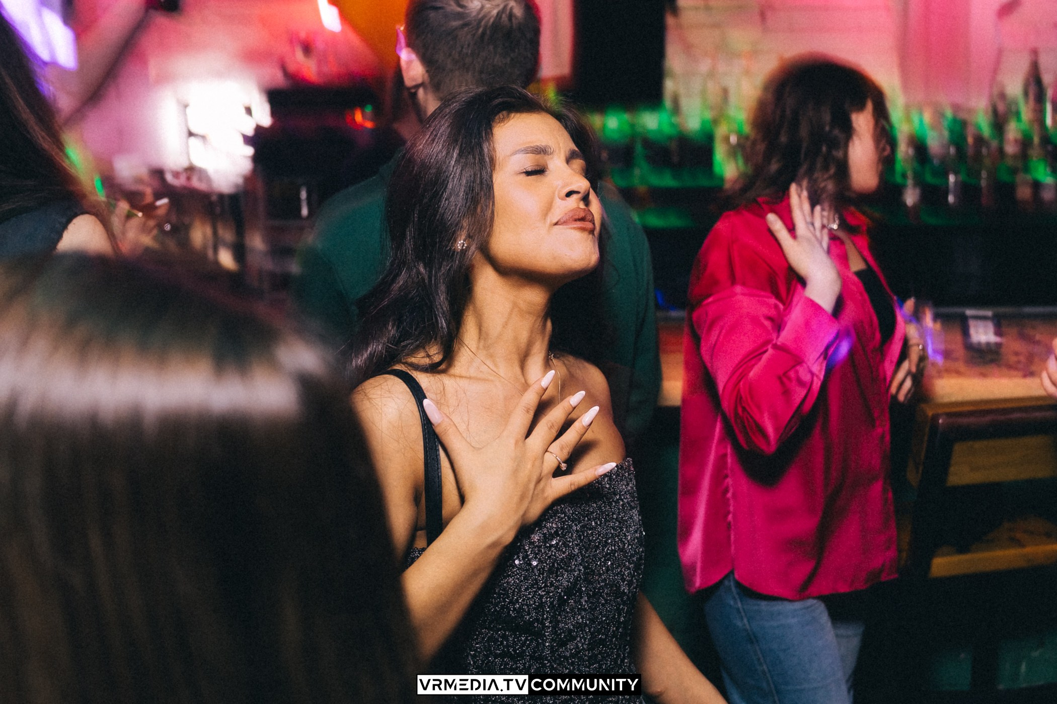 Бар «Cosmo»: Прощальная вечеринка