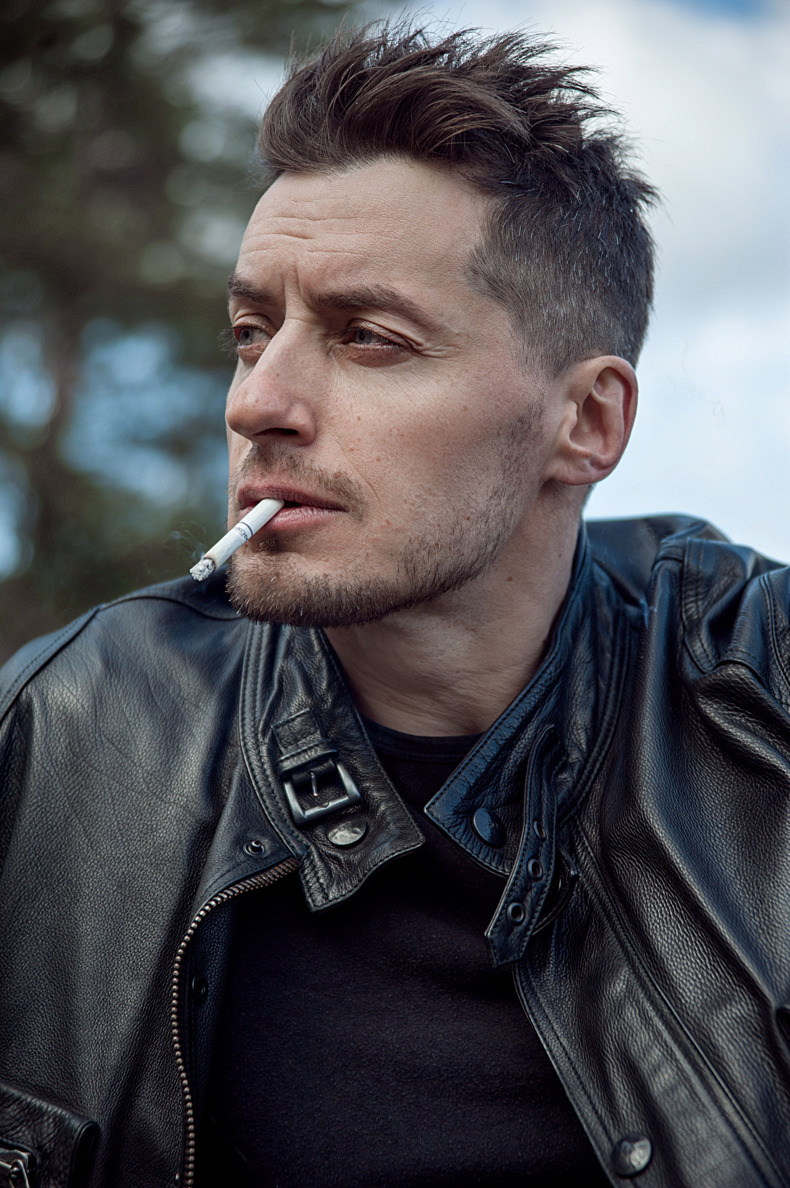 Мужская фотосессия на пляже Новосибирск. Портретный фотограф Новосибирск Дарья Едапина. Фотограф Дарья Едапина Новосибирск