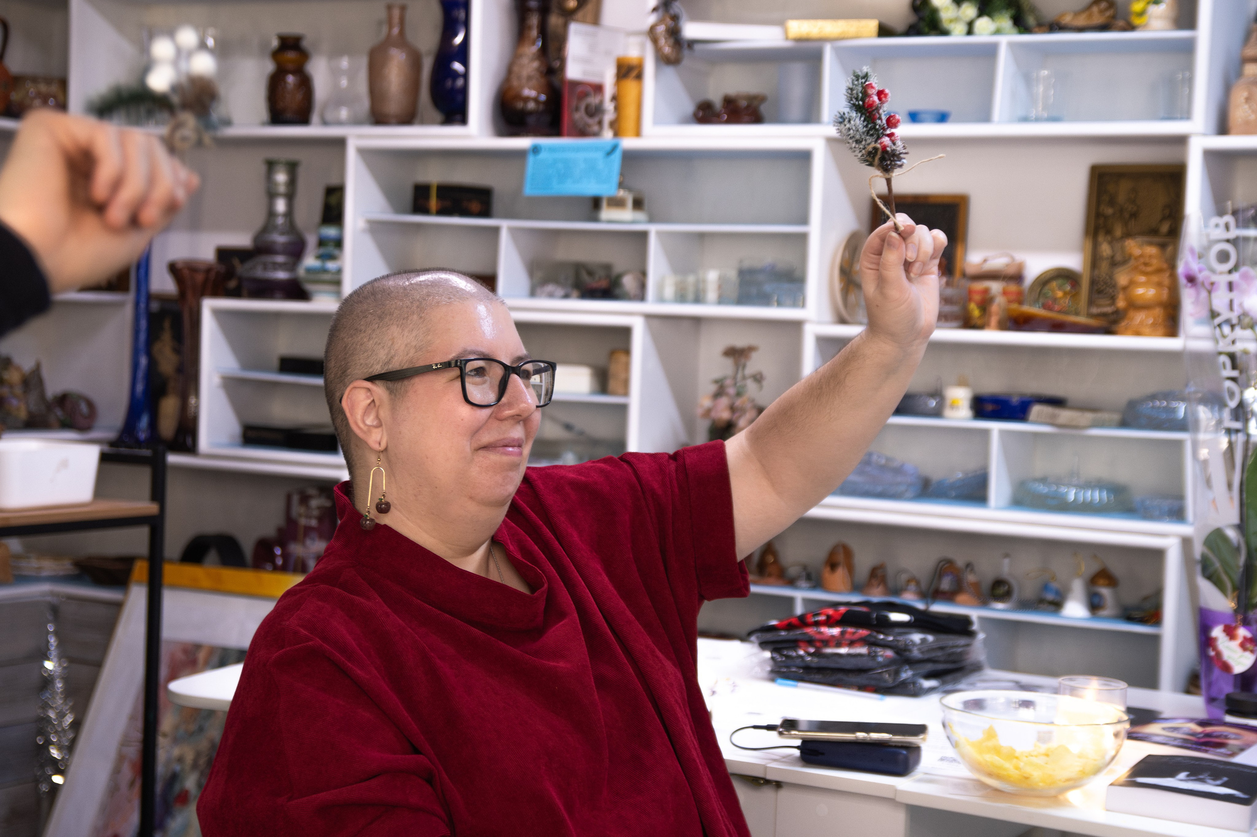 Музыкально-поэтический перфоманс на некорпоративе «Мы больше этой суеты». Репортажный фотограф в Москве Legiodot